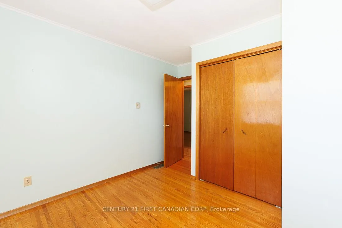 Photo 24 of 1230 Hamilton Road, London, East P — HOMEH