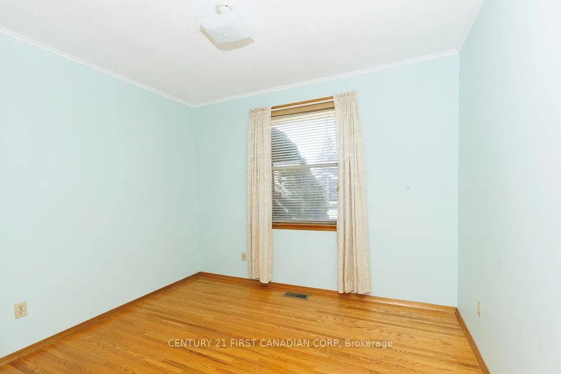 Photo 25 of 1230 Hamilton Road, London, East P — HOMEH