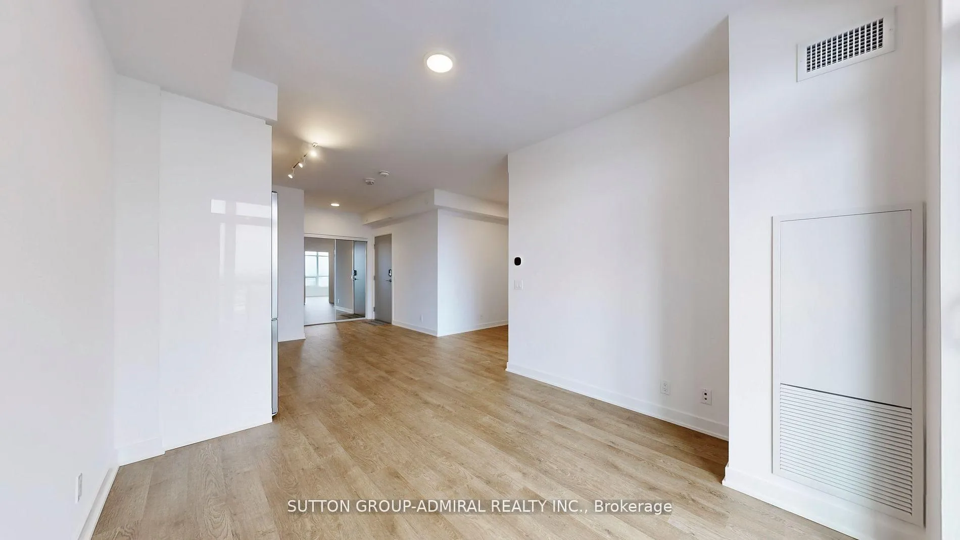 Photo 12 of Unit 1711, 30 Upper Mall Way, Vaughan, Brownridge — HOMEH