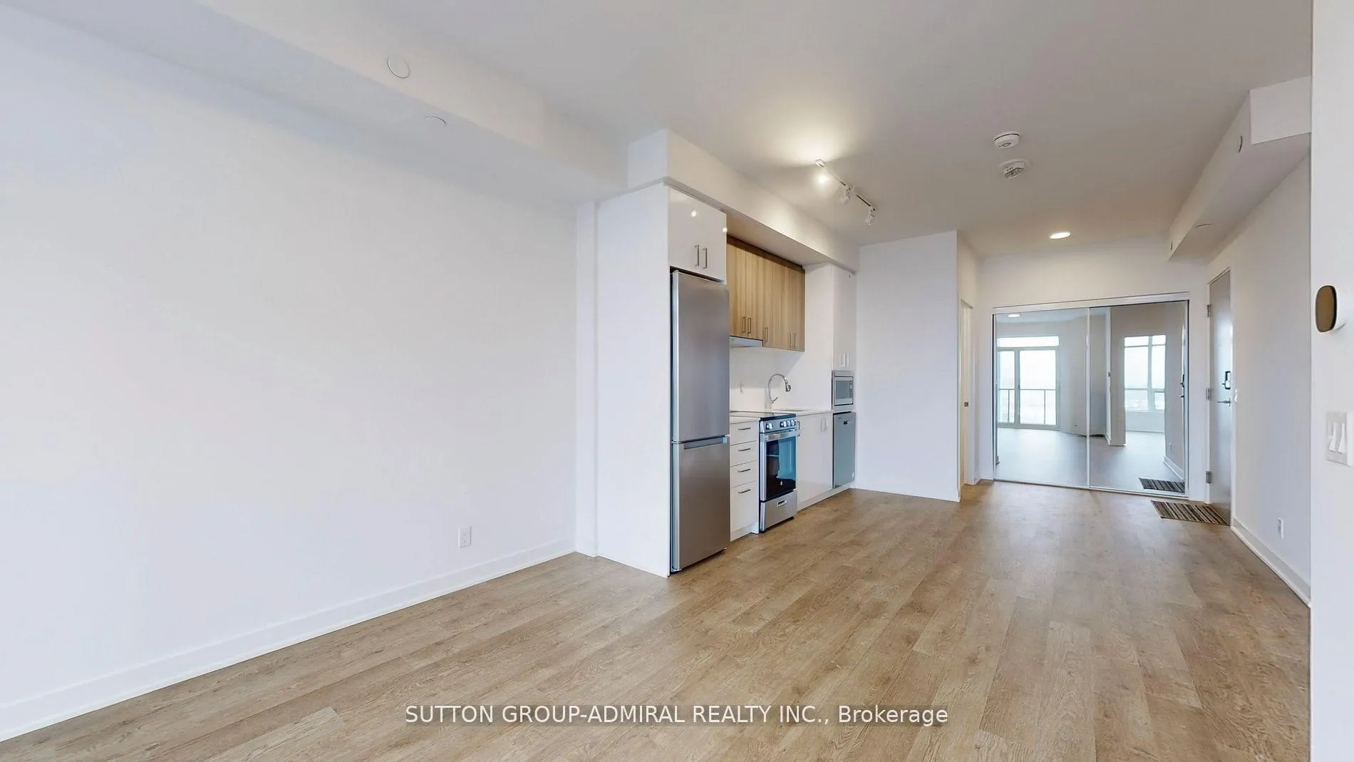 Photo 13 of Unit 1711, 30 Upper Mall Way, Vaughan, Brownridge — HOMEH