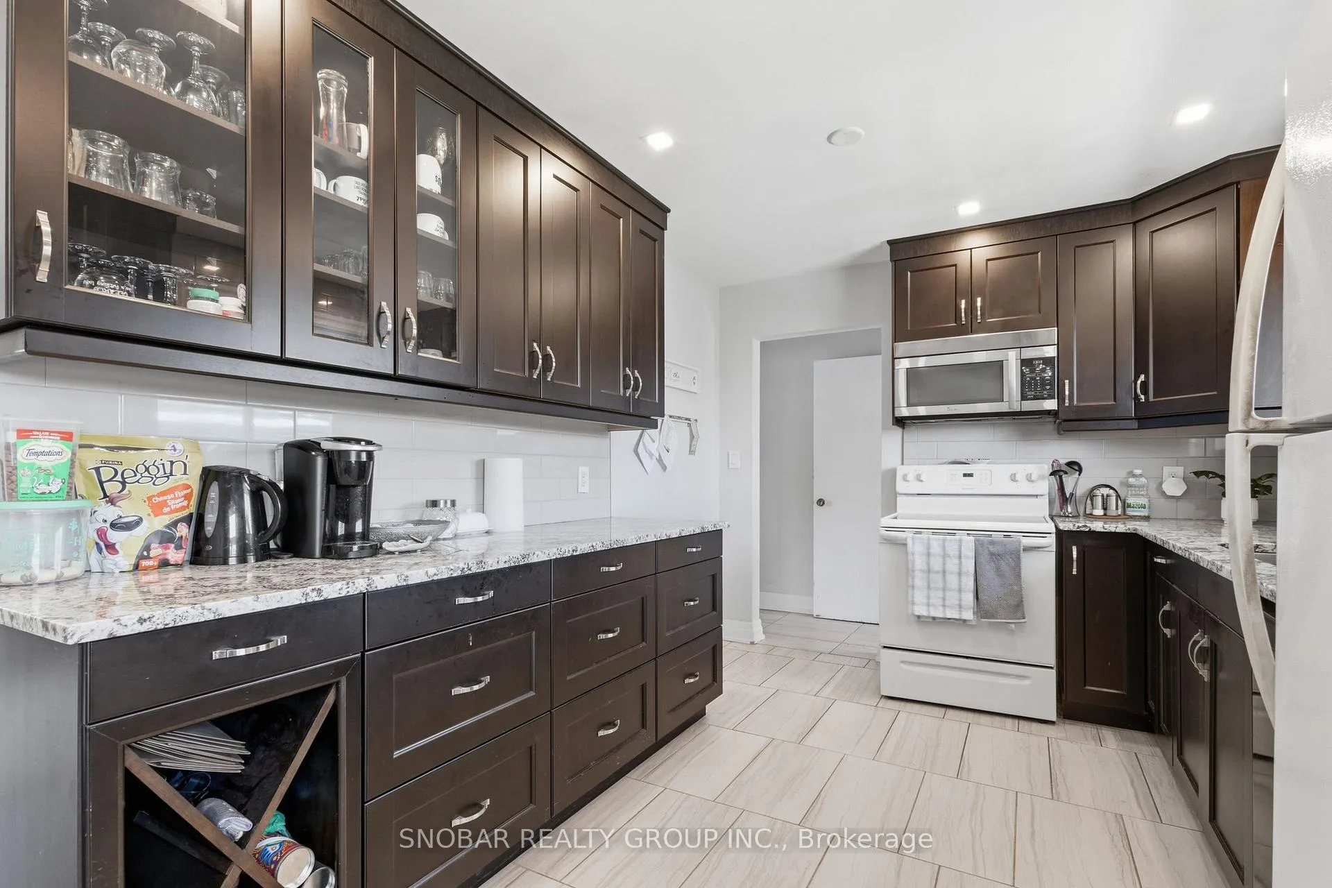 Photo 8 of 57 Alexandra Boulevard, St. Catharines, Secord Woods — HOMEH