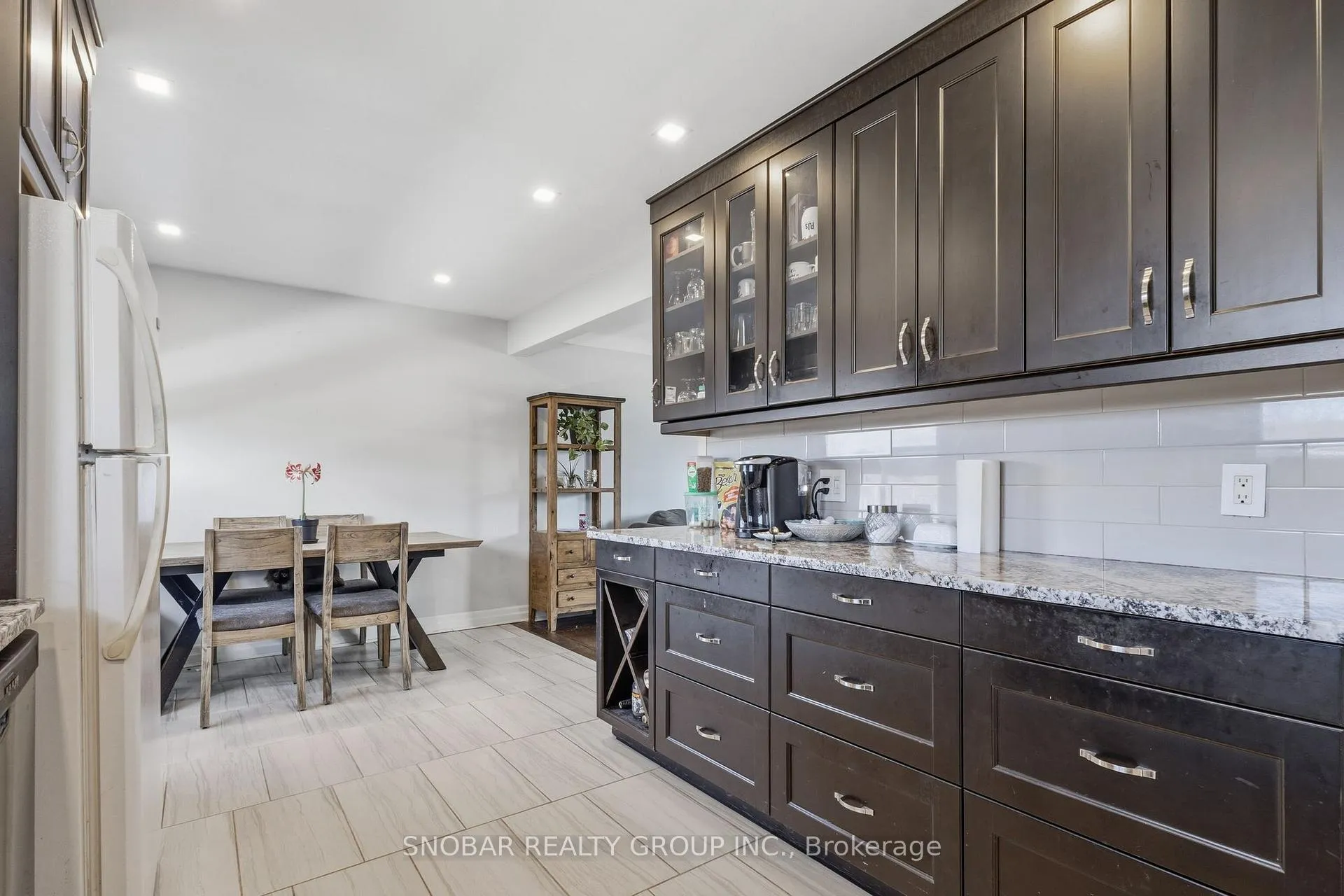 Photo 9 of 57 Alexandra Boulevard, St. Catharines, Secord Woods — HOMEH