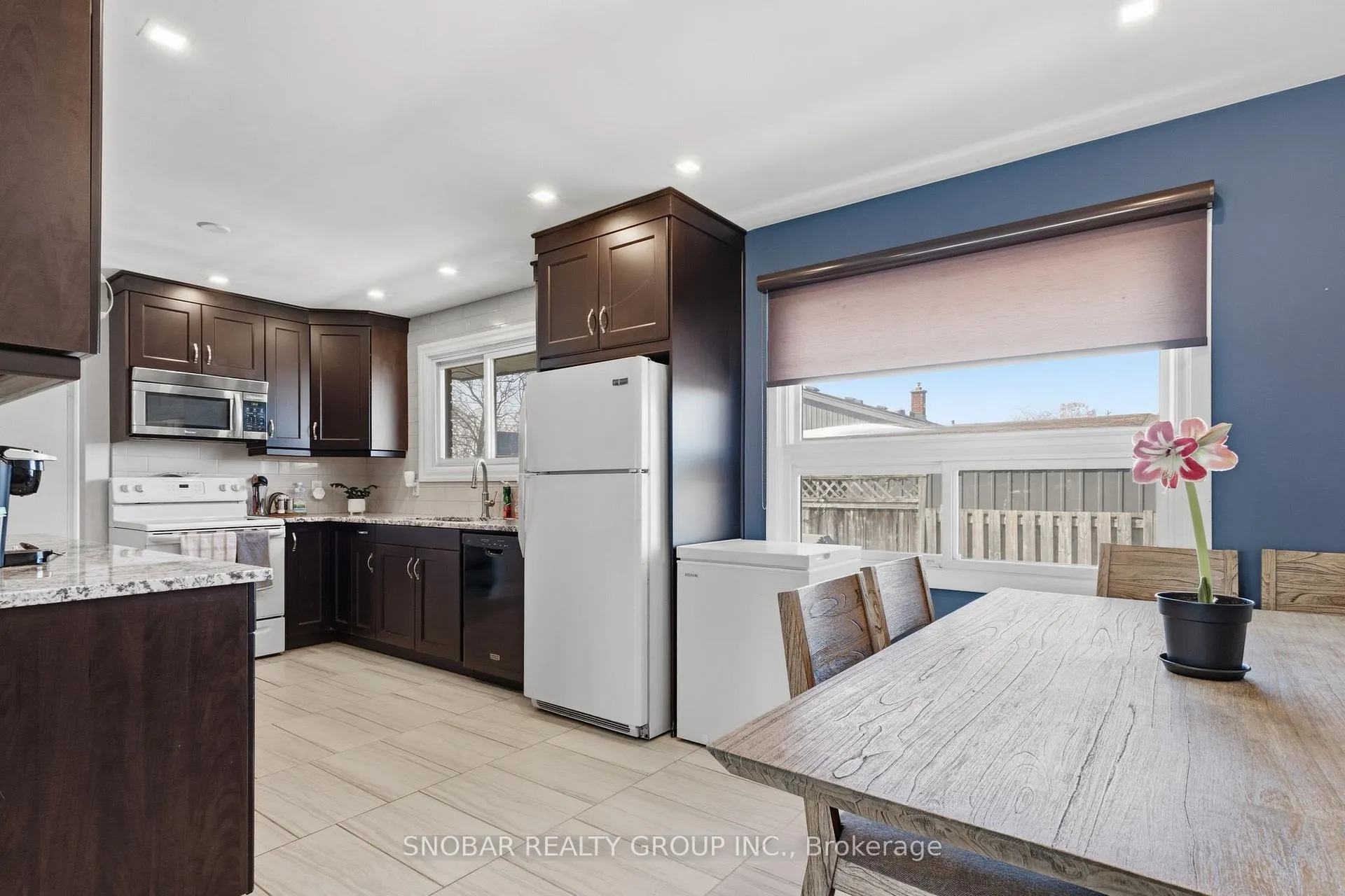 Photo 10 of 57 Alexandra Boulevard, St. Catharines, Secord Woods — HOMEH