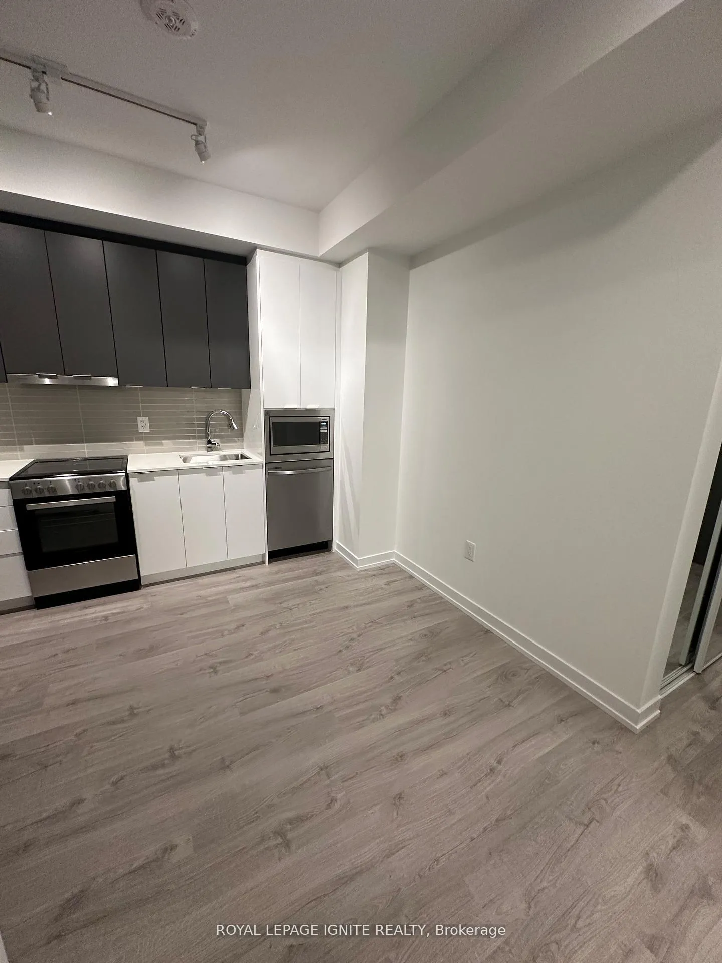 Photo 14 of Unit A801, 9763 Markham Road, Markham, Greensborough — HOMEH