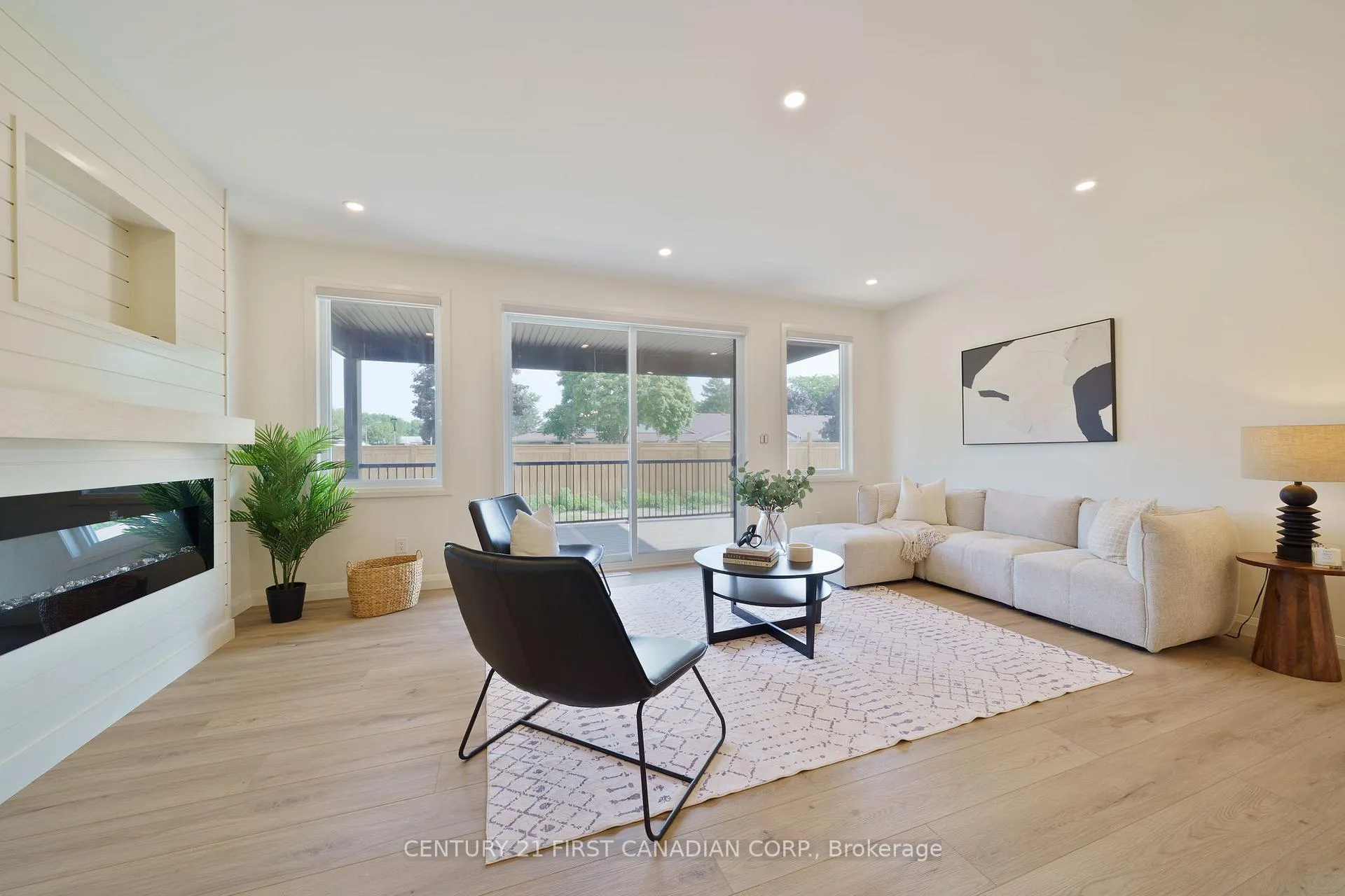 Photo 15 of Unit 6, 32 Postma Street, North Middlesex, Ailsa Craig — HOMEH