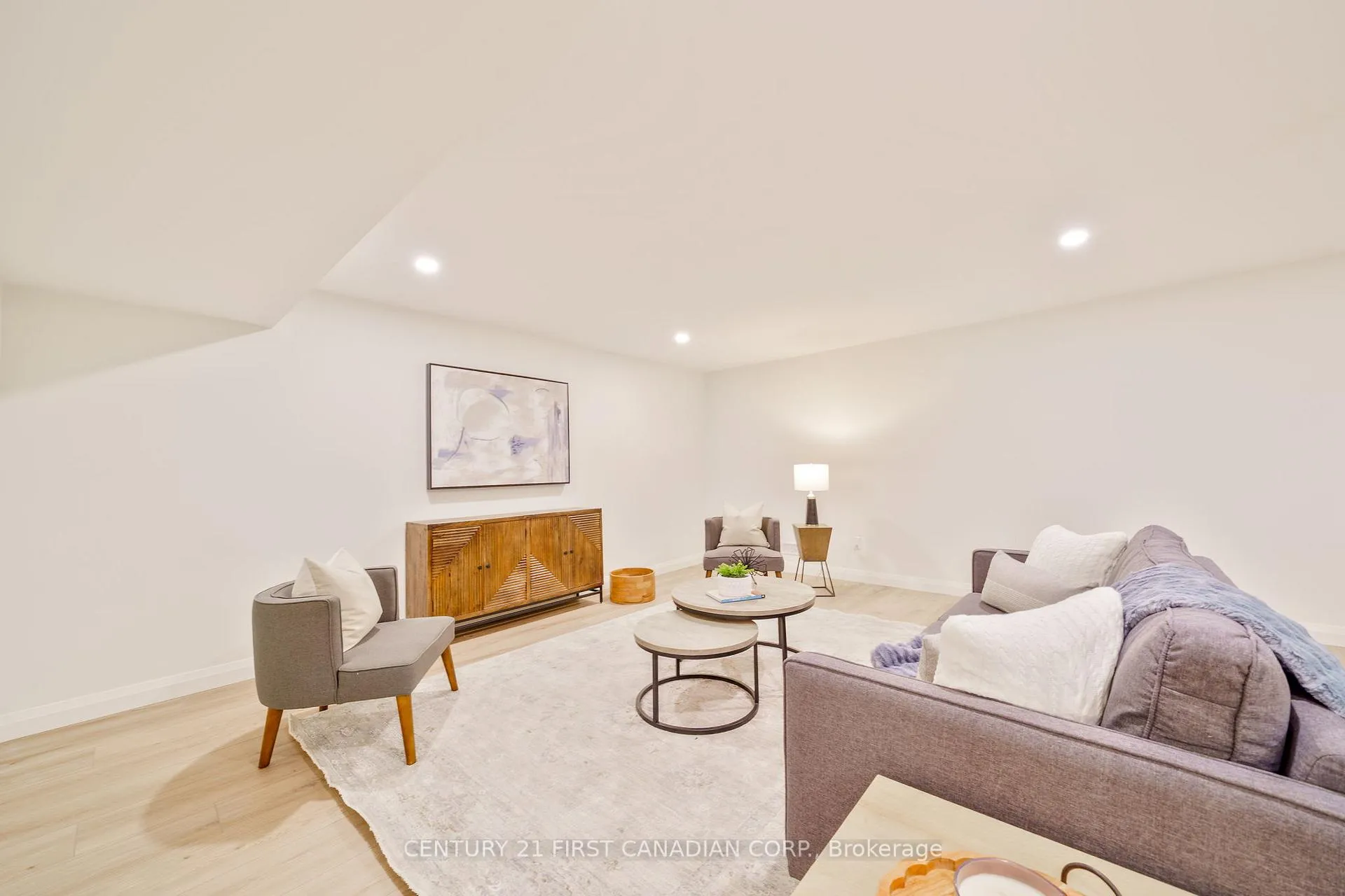 Photo 25 of Unit 6, 32 Postma Street, North Middlesex, Ailsa Craig — HOMEH
