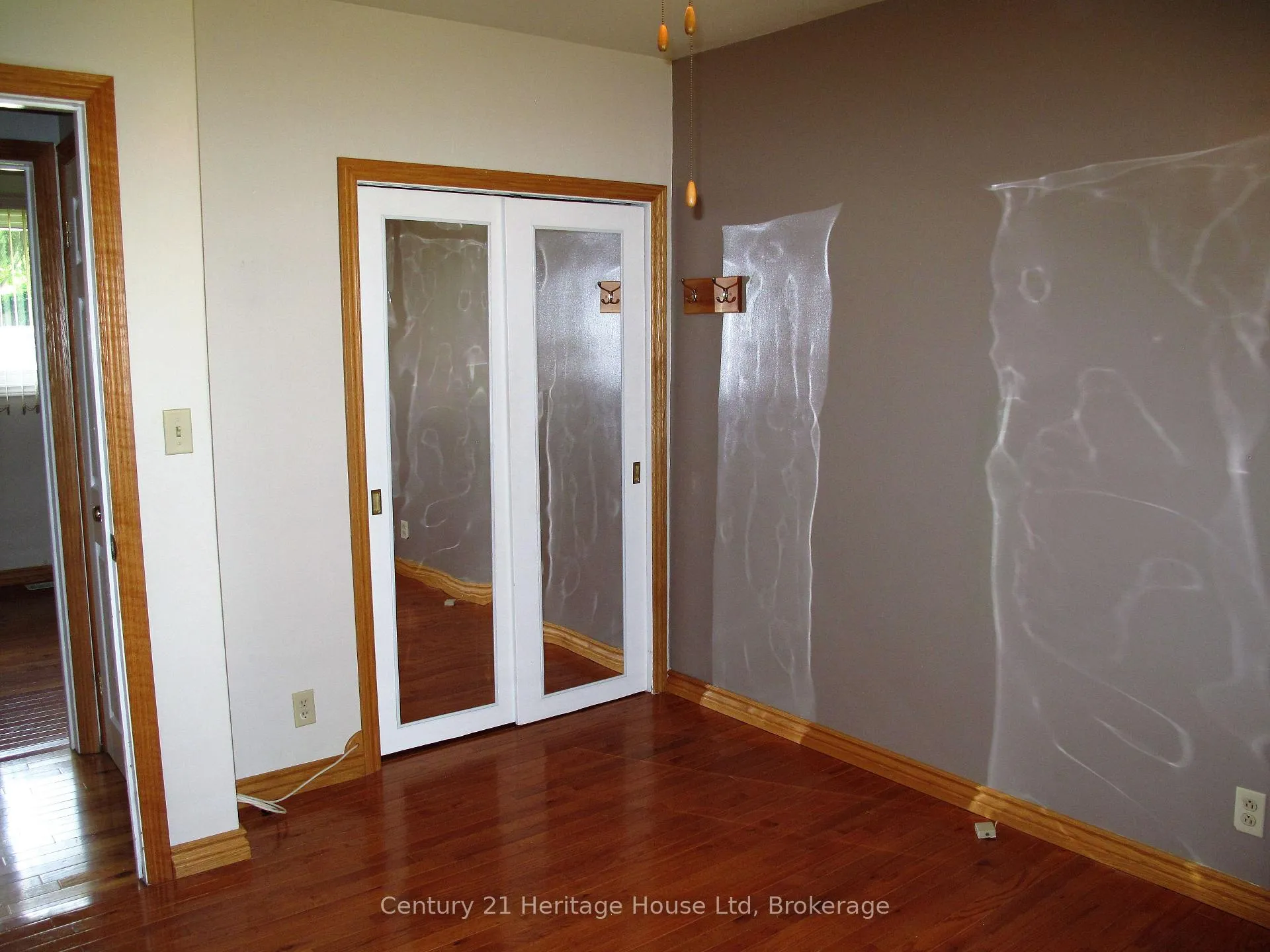 Photo 13 of 22 Louisa Drive, Guelph, St. George's — HOMEH