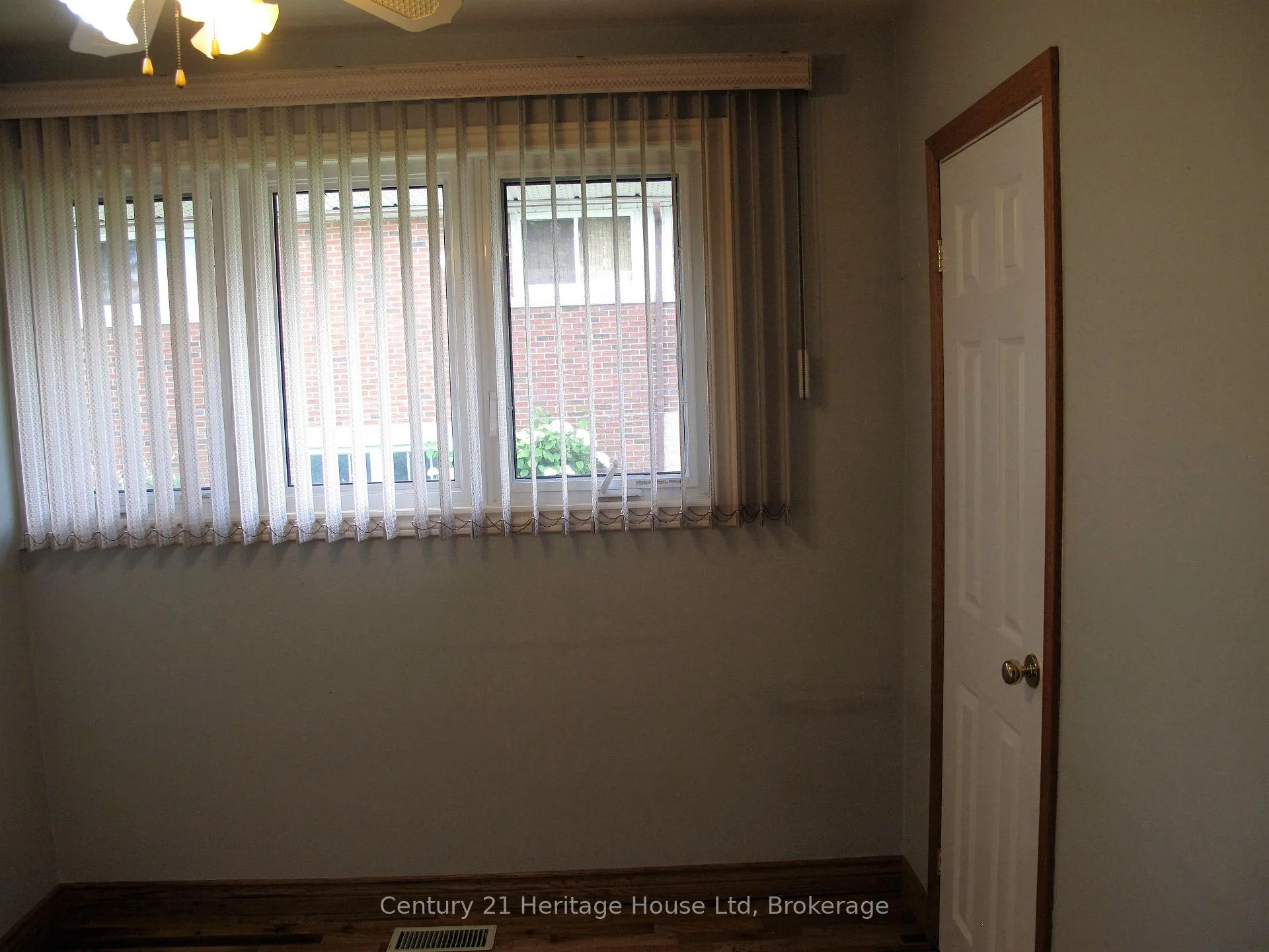 Photo 14 of 22 Louisa Drive, Guelph, St. George's — HOMEH