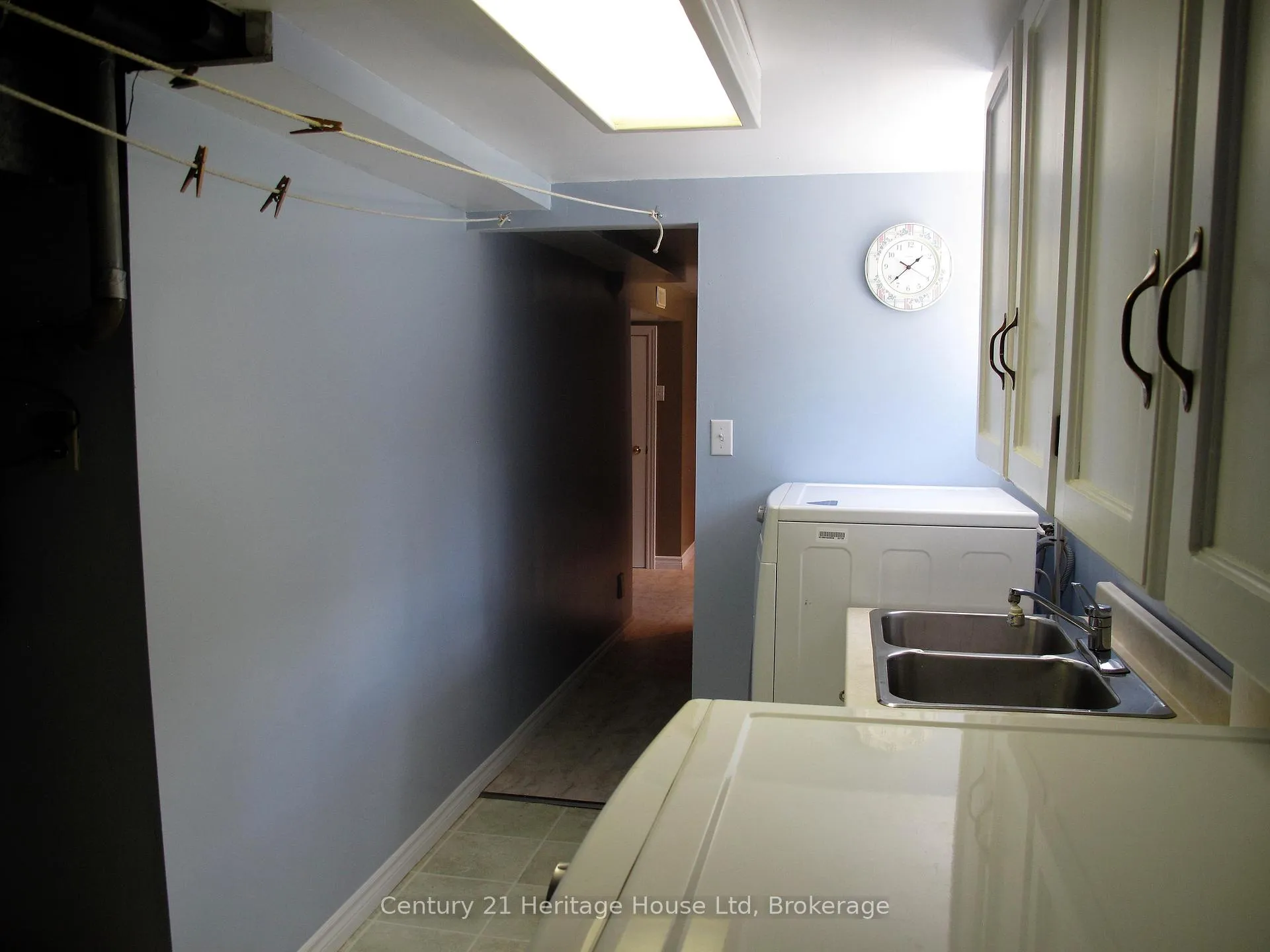 Photo 29 of 22 Louisa Drive, Guelph, St. George's — HOMEH