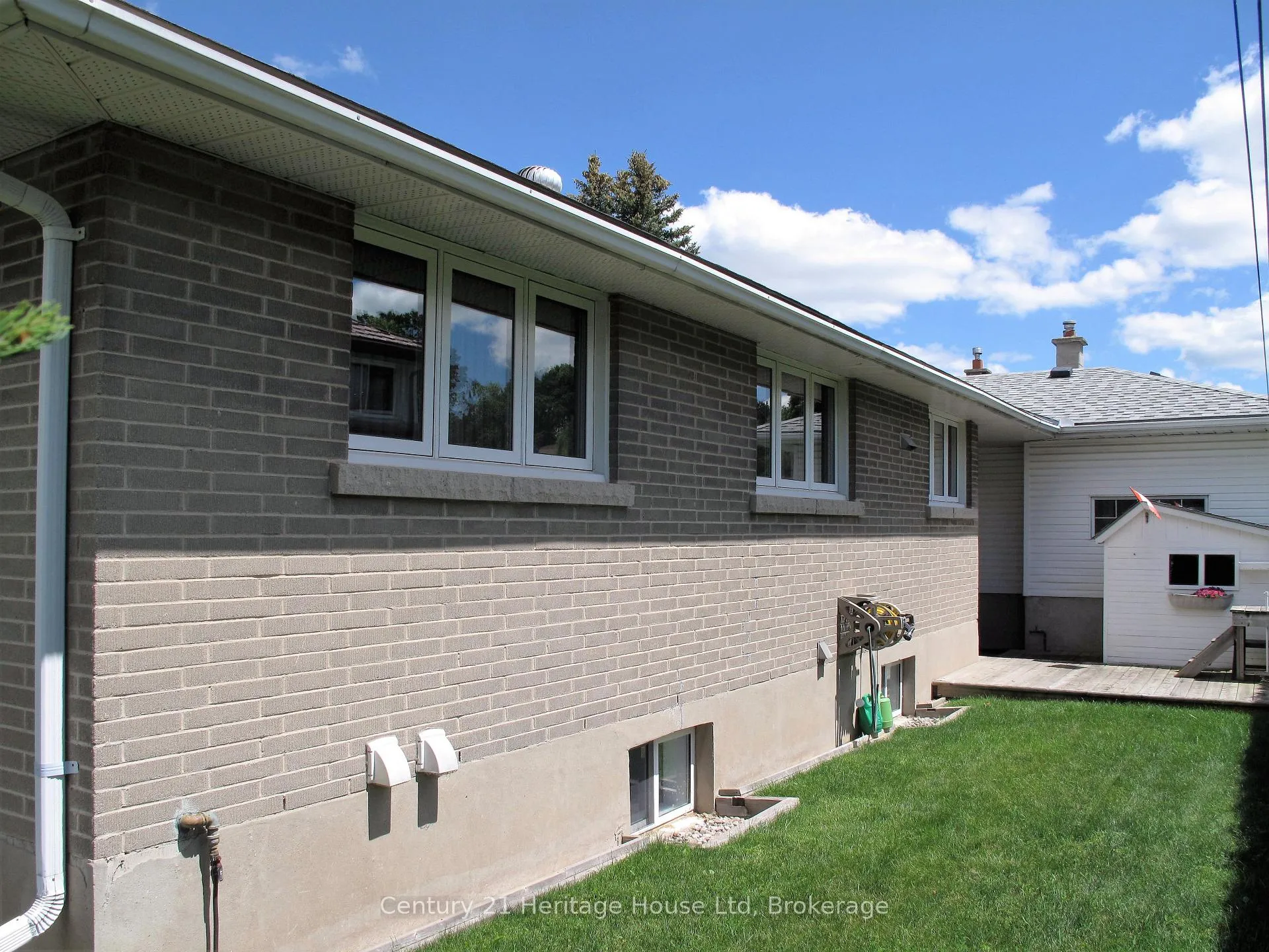 Photo 33 of 22 Louisa Drive, Guelph, St. George's — HOMEH