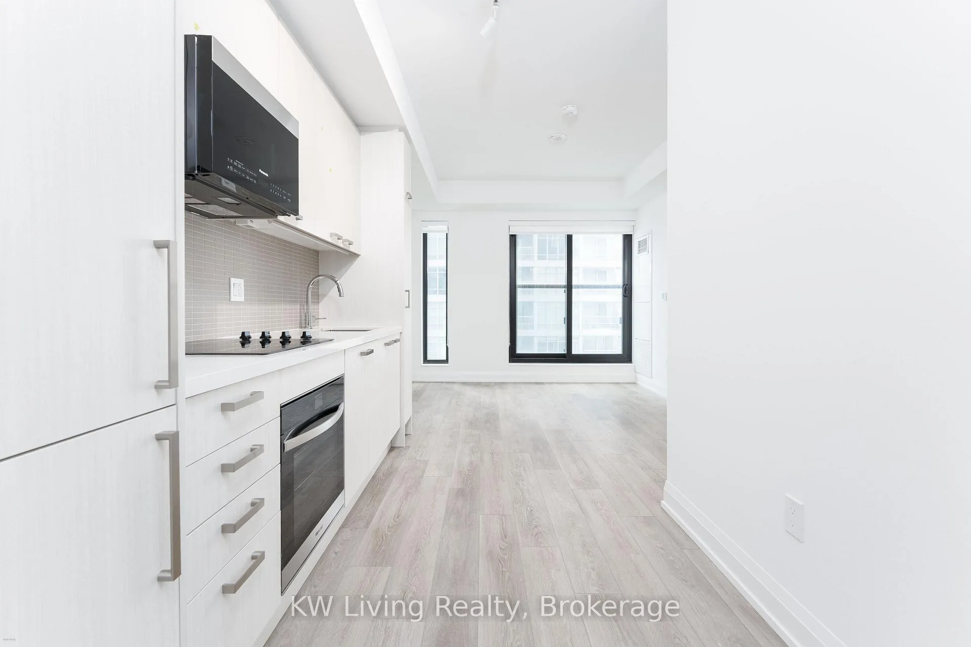 Front of Unit 2110, 20 Soudan Avenue