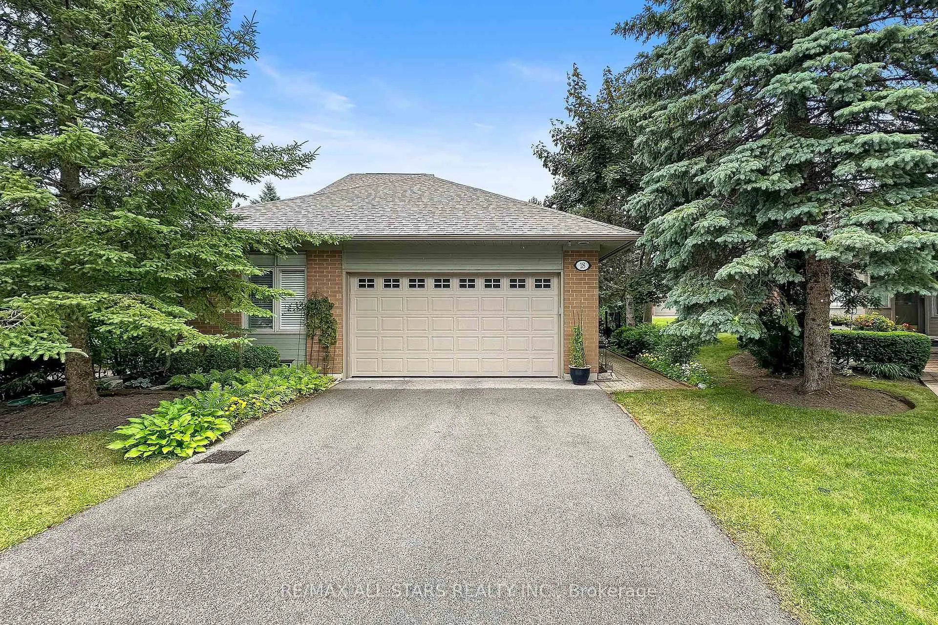 Photo 1 of 18 Pinehurst Club Way, Markham, Greensborough — HOMEH