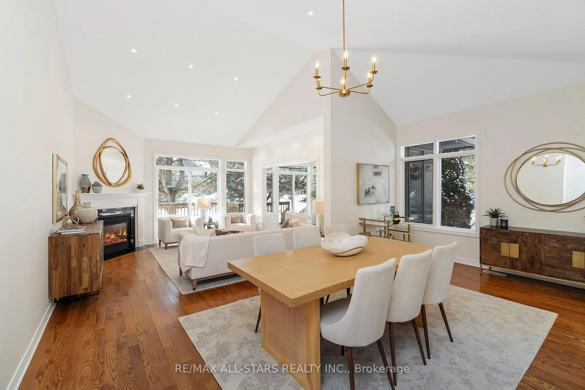 Photo 3 of 18 Pinehurst Club Way, Markham, Greensborough — HOMEH