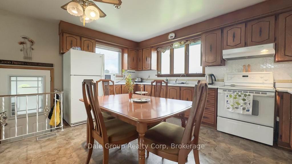 Photo 6 of 79920 Front Road, Huron East, Tuckersmith — HOMEH