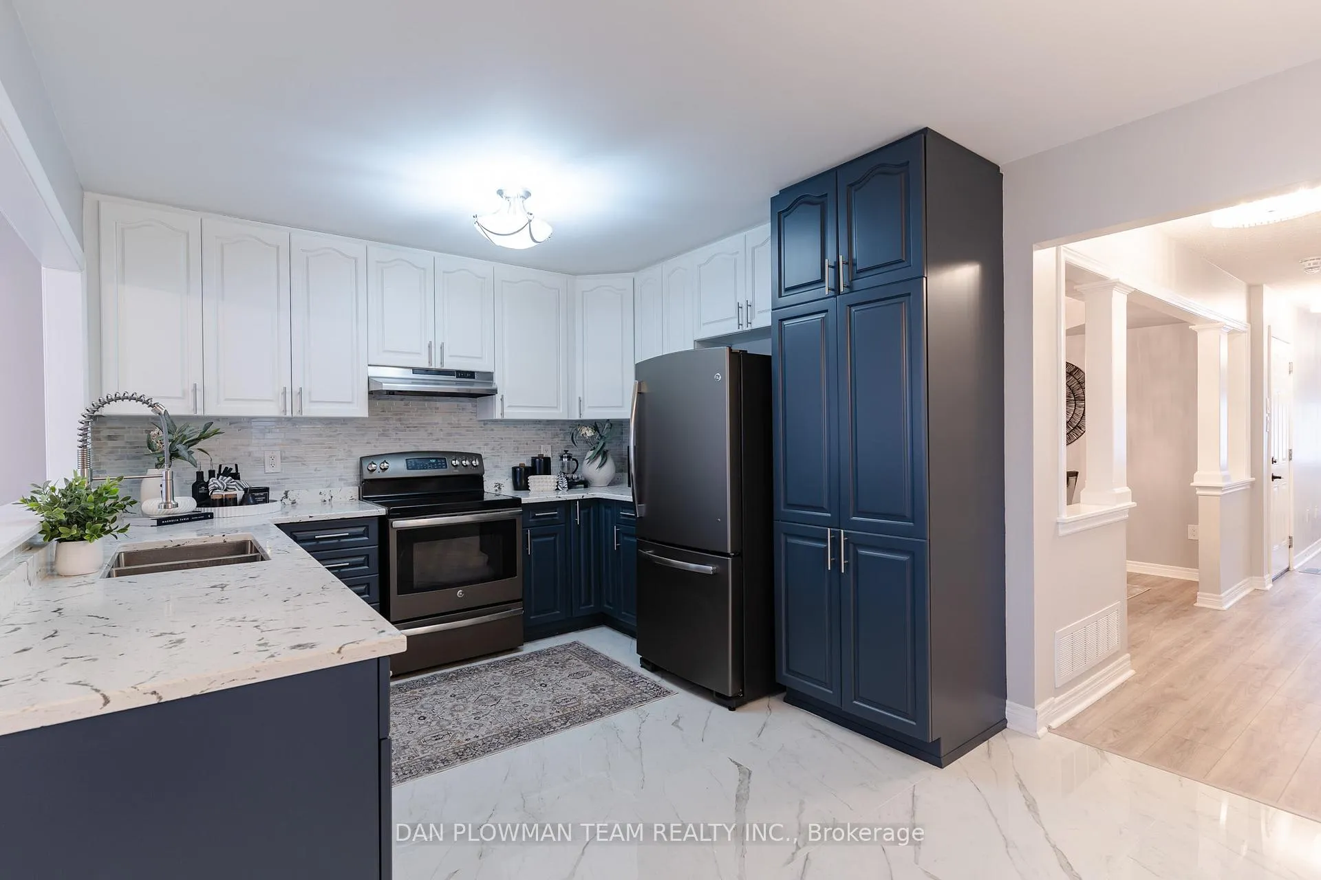 Photo 7 of 27 McCourt Drive, Ajax, South East — HOMEH