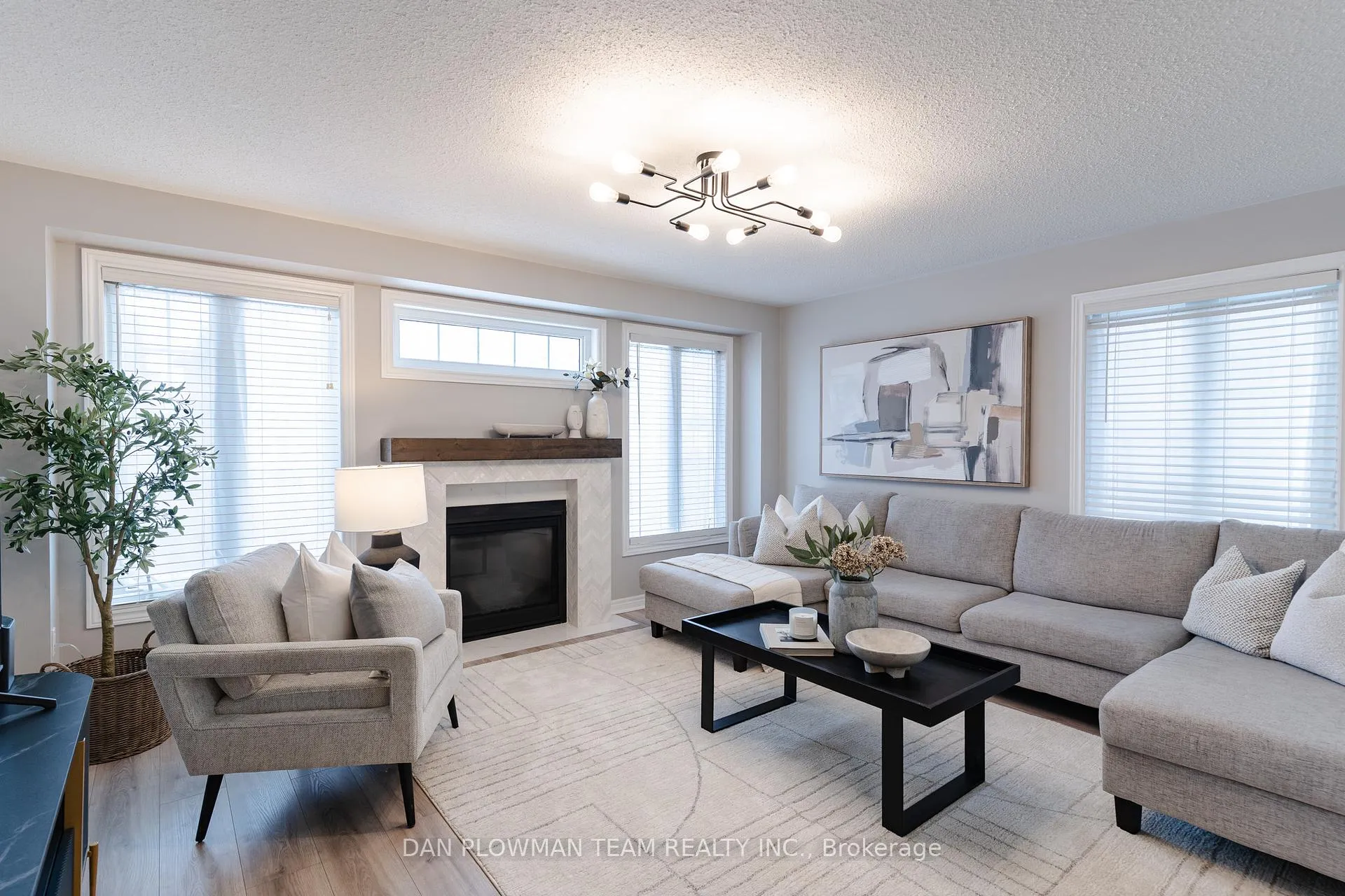 Photo 12 of 27 McCourt Drive, Ajax, South East — HOMEH