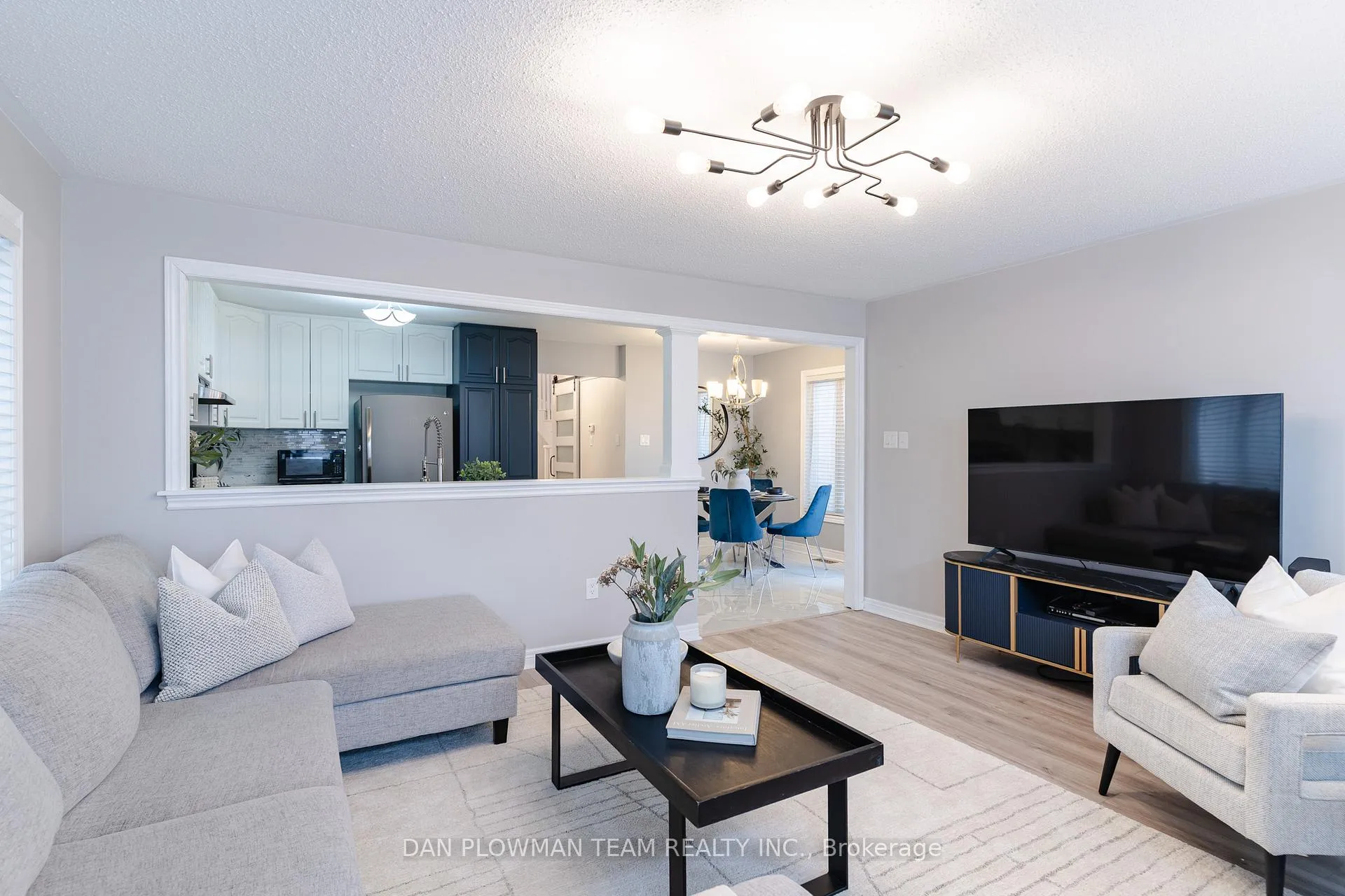 Photo 14 of 27 McCourt Drive, Ajax, South East — HOMEH