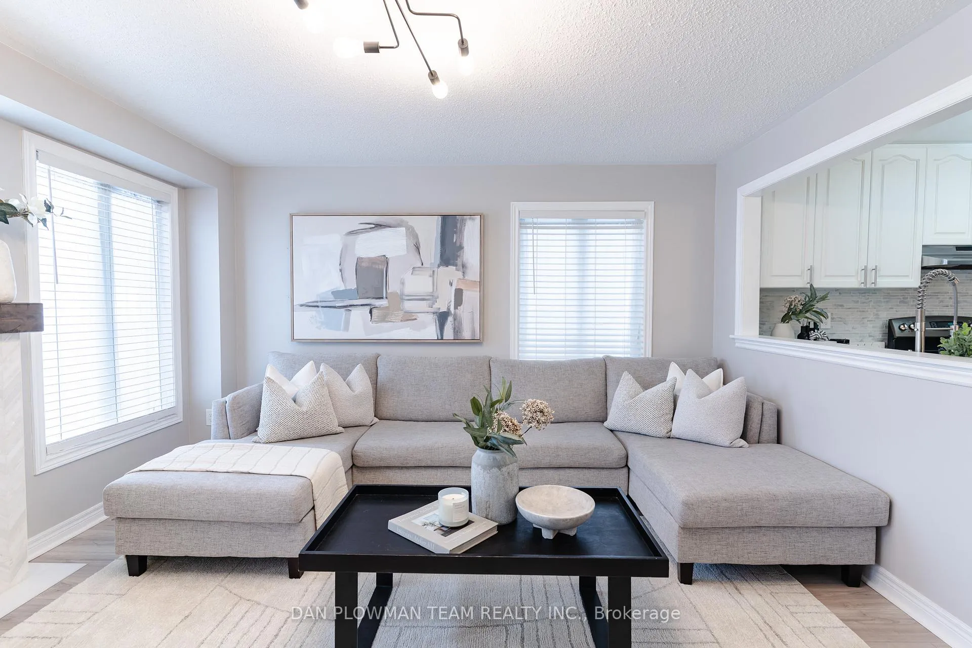 Photo 15 of 27 McCourt Drive, Ajax, South East — HOMEH
