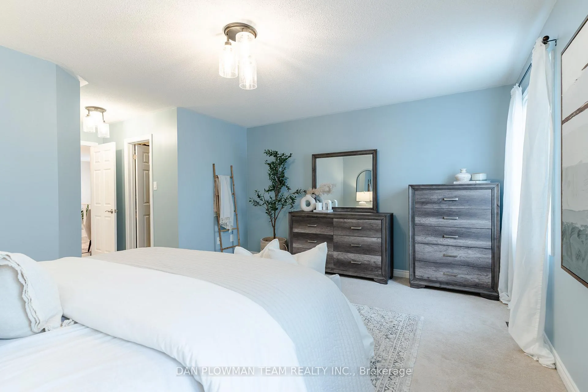 Photo 24 of 27 McCourt Drive, Ajax, South East — HOMEH