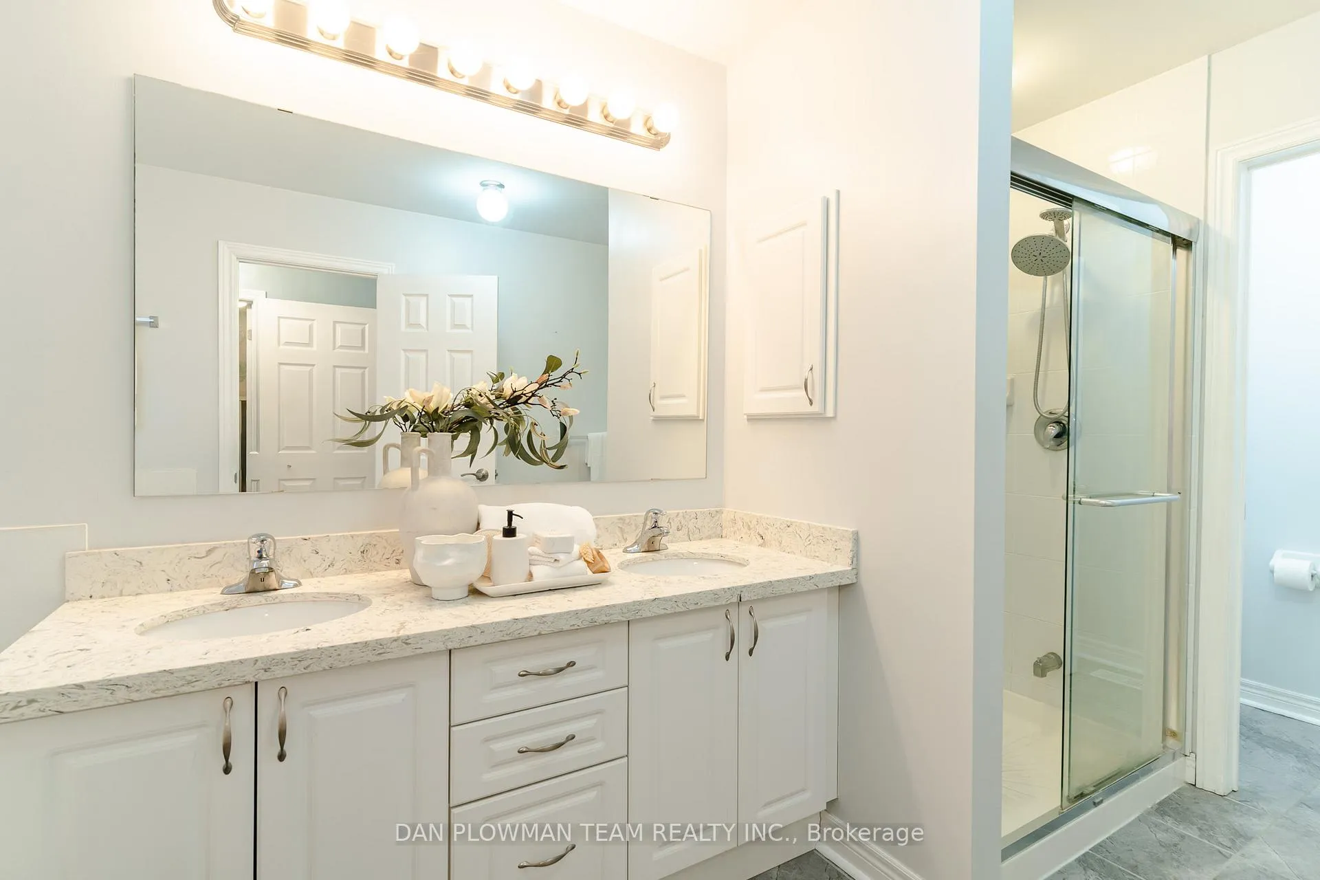 Photo 25 of 27 McCourt Drive, Ajax, South East — HOMEH