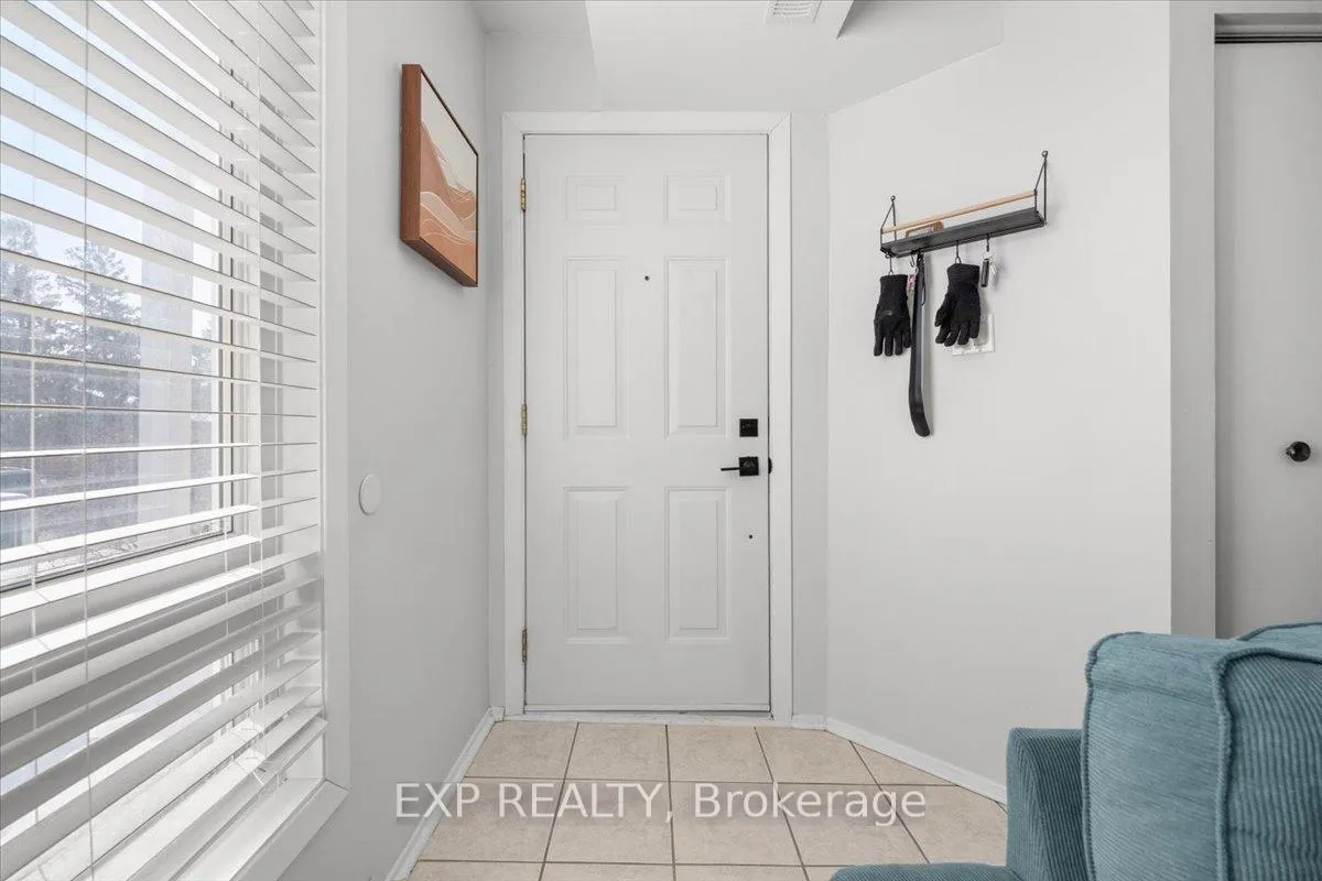 Photo 5 of Unit B, 207 Woodfield Drive, Ottawa, Tanglewood — HOMEH
