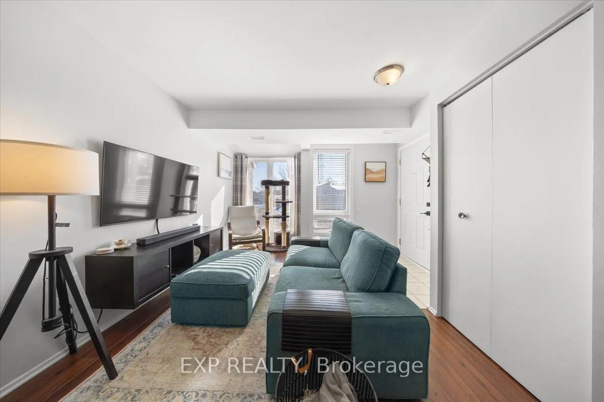 Photo 6 of Unit B, 207 Woodfield Drive, Ottawa, Tanglewood — HOMEH