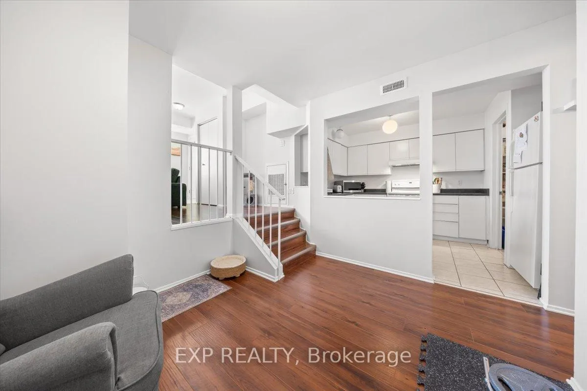 Photo 10 of Unit B, 207 Woodfield Drive, Ottawa, Tanglewood — HOMEH