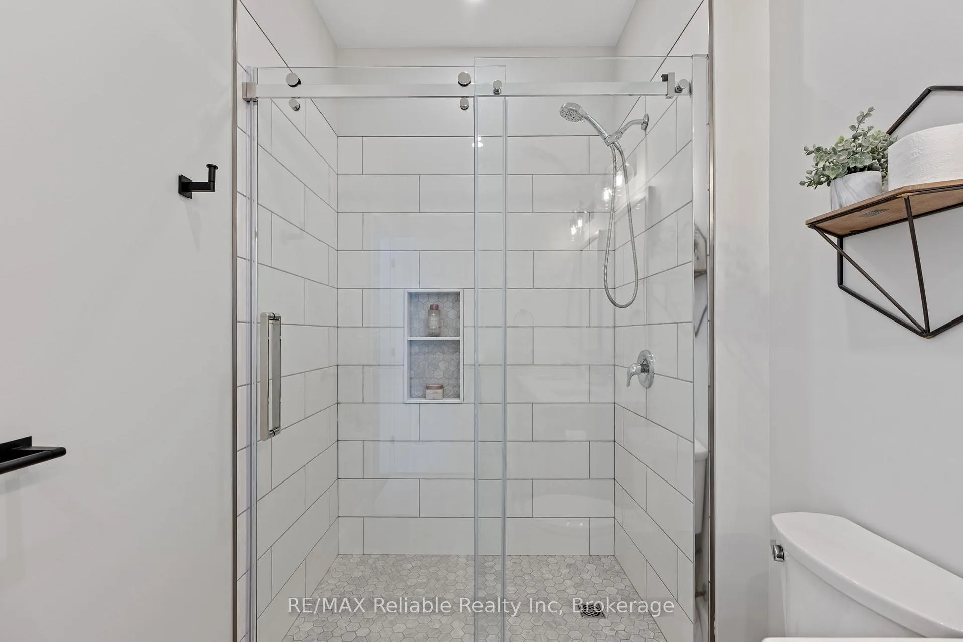 Photo 21 of 134 Severn Drive, Goderich, Goderich (Town) — HOMEH