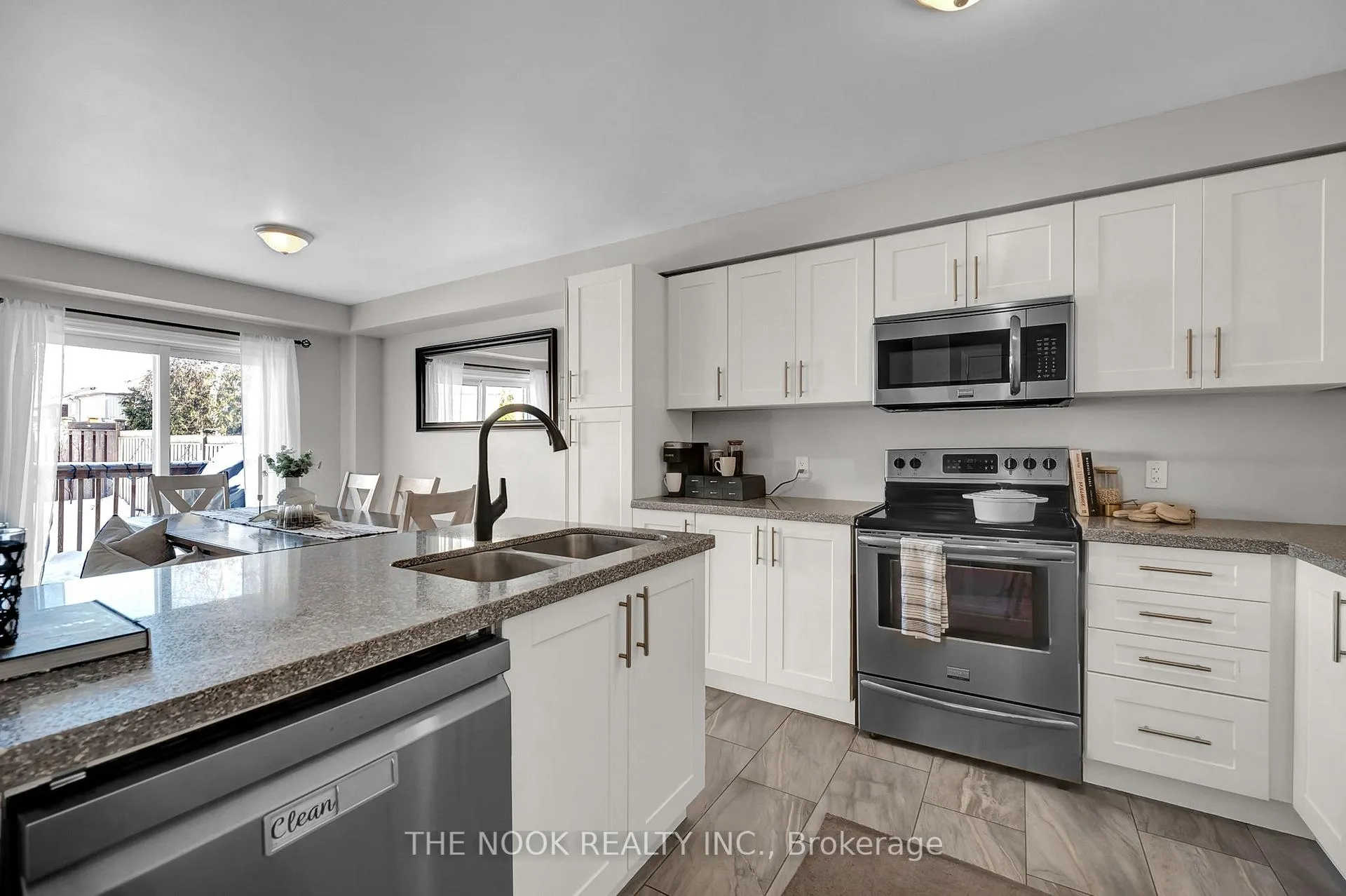 Photo 8 of 120 Elmer Adams Drive, Clarington, Courtice — HOMEH