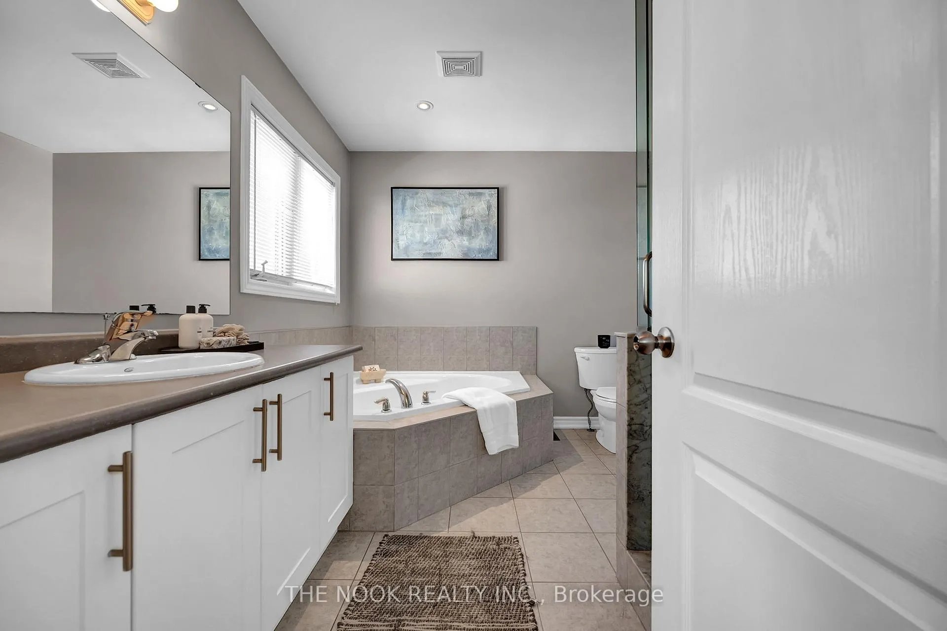Photo 26 of 120 Elmer Adams Drive, Clarington, Courtice — HOMEH