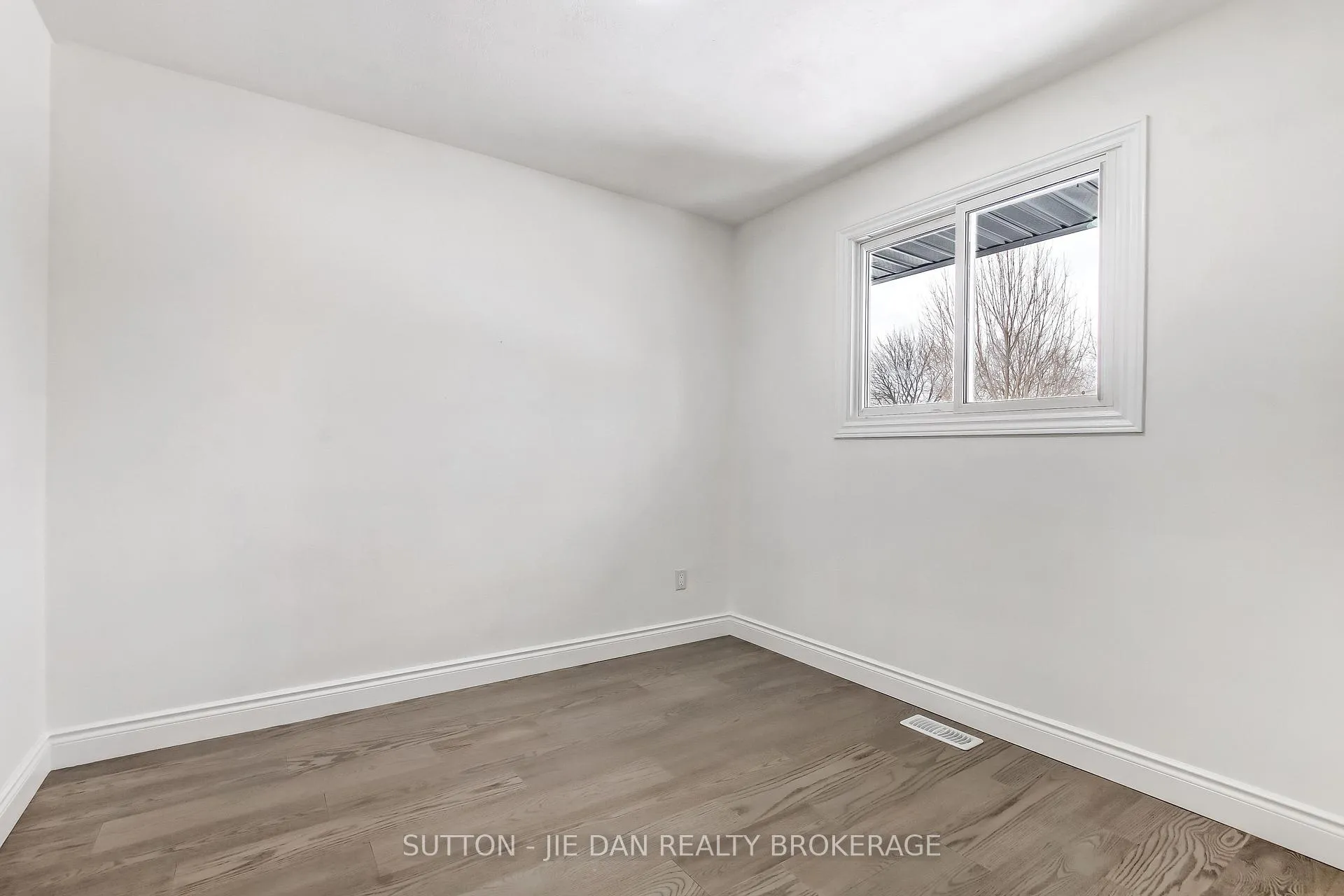 Photo 21 of 12 Field Road, London, South V — HOMEH