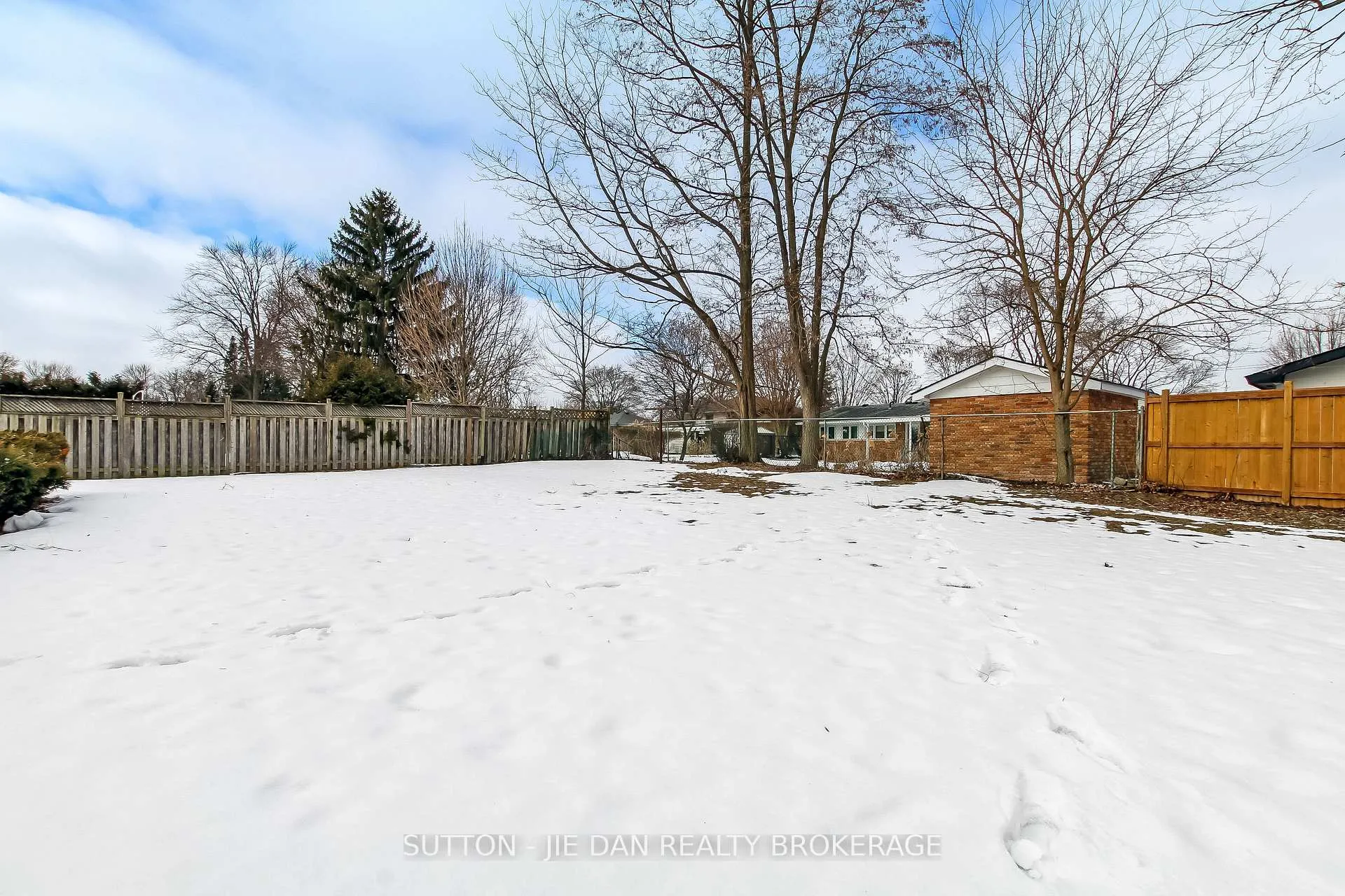 Photo 23 of 12 Field Road, London, South V — HOMEH