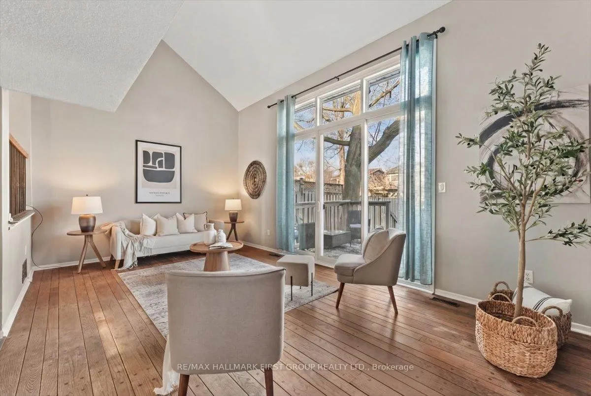 Photo 10 of 1793 Walnut Lane, Pickering, Liverpool — HOMEH