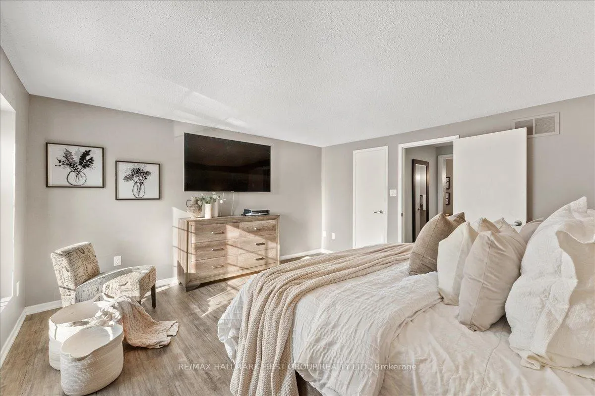 Photo 17 of 1793 Walnut Lane, Pickering, Liverpool — HOMEH