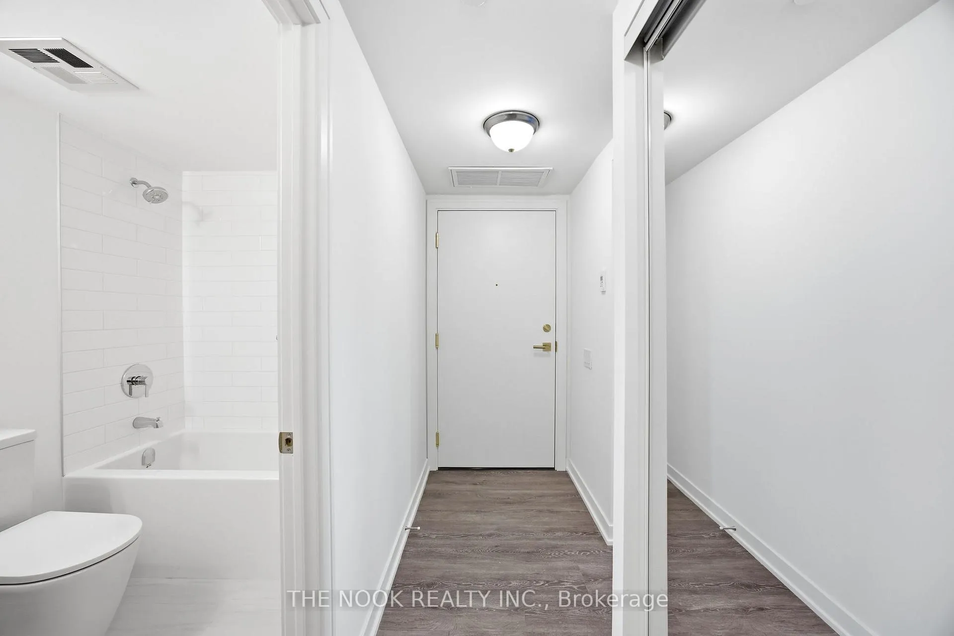 Photo 5 of Unit 802, 2 Manderley Drive, Scarborough, Birchcliffe-Cliffside — HOMEH