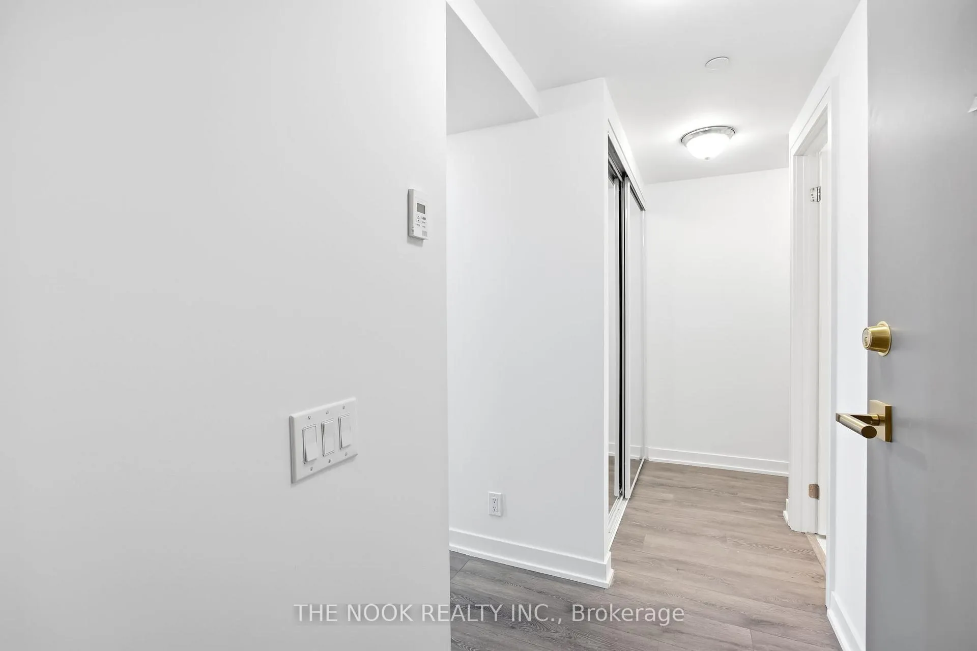 Photo 6 of Unit 802, 2 Manderley Drive, Scarborough, Birchcliffe-Cliffside — HOMEH