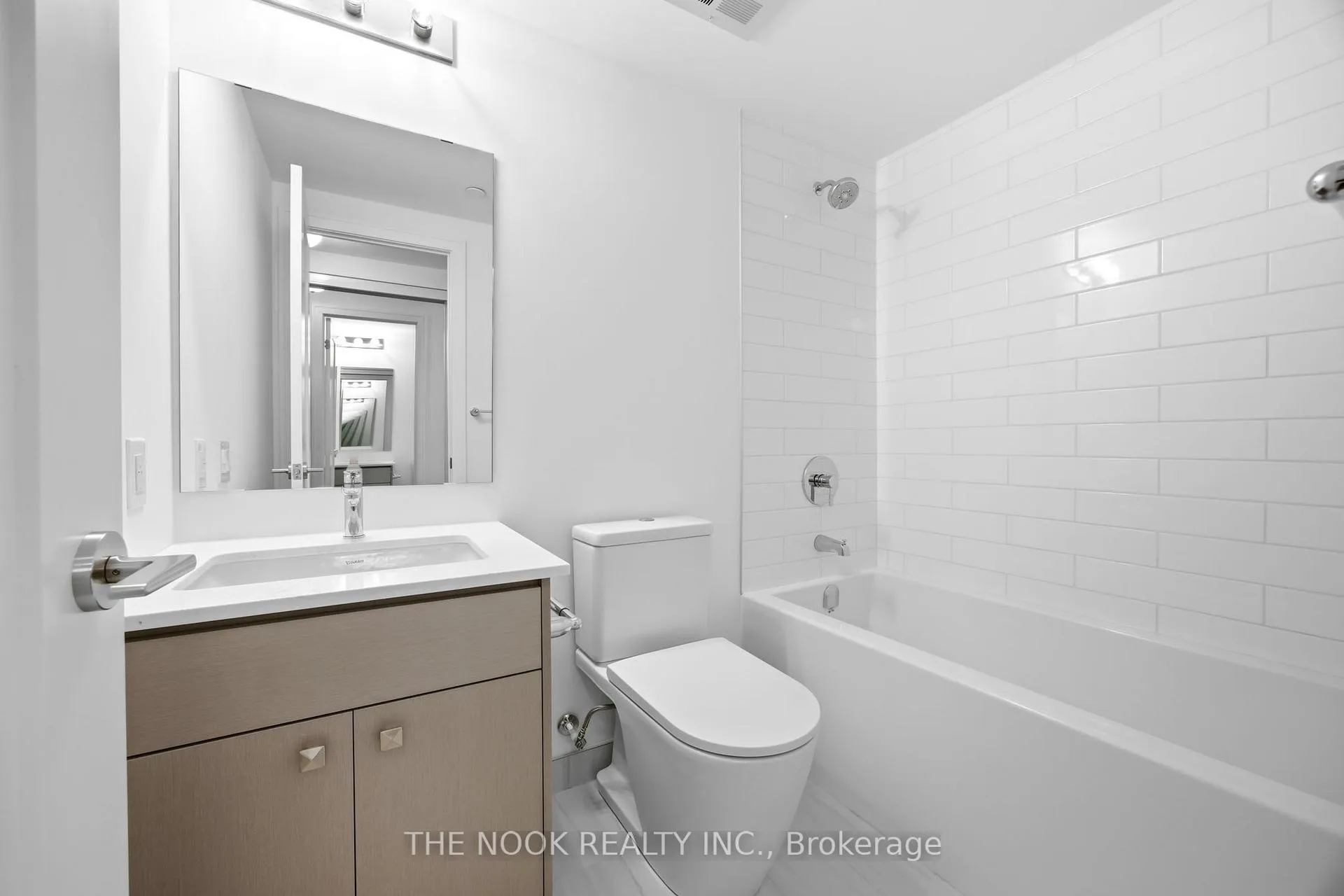 Photo 8 of Unit 802, 2 Manderley Drive, Scarborough, Birchcliffe-Cliffside — HOMEH