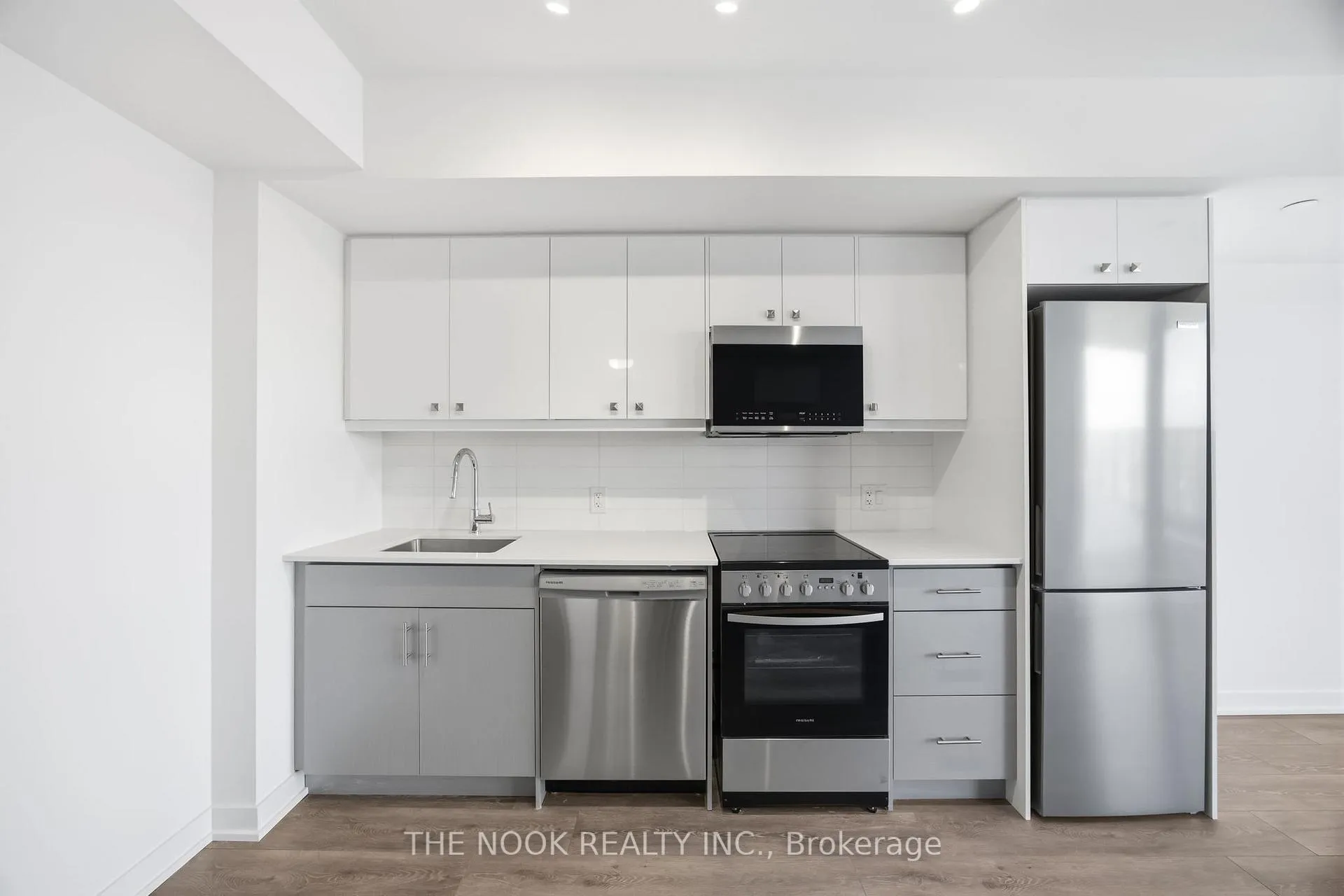Photo 17 of Unit 802, 2 Manderley Drive, Scarborough, Birchcliffe-Cliffside — HOMEH