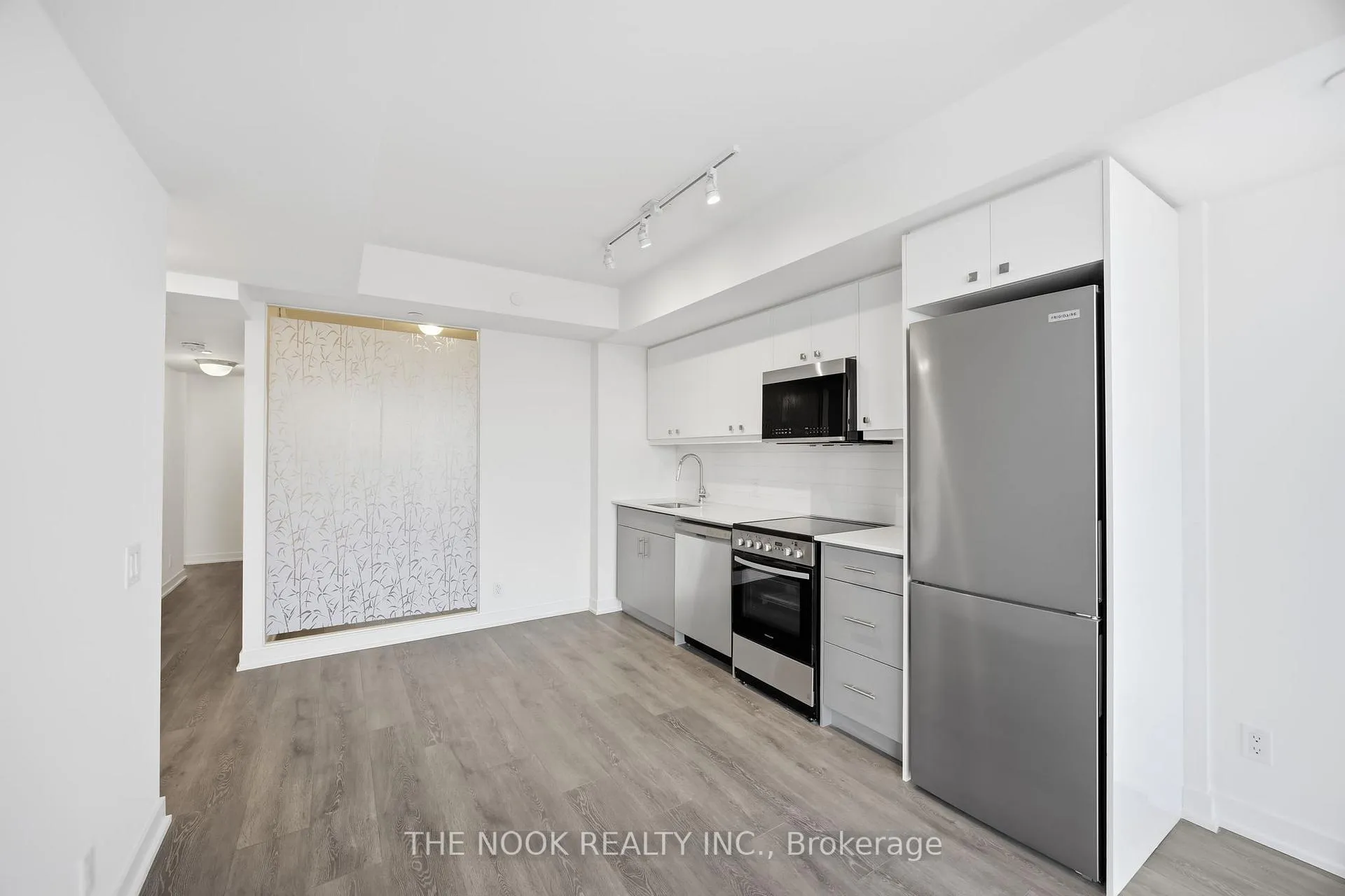 Photo 18 of Unit 802, 2 Manderley Drive, Scarborough, Birchcliffe-Cliffside — HOMEH