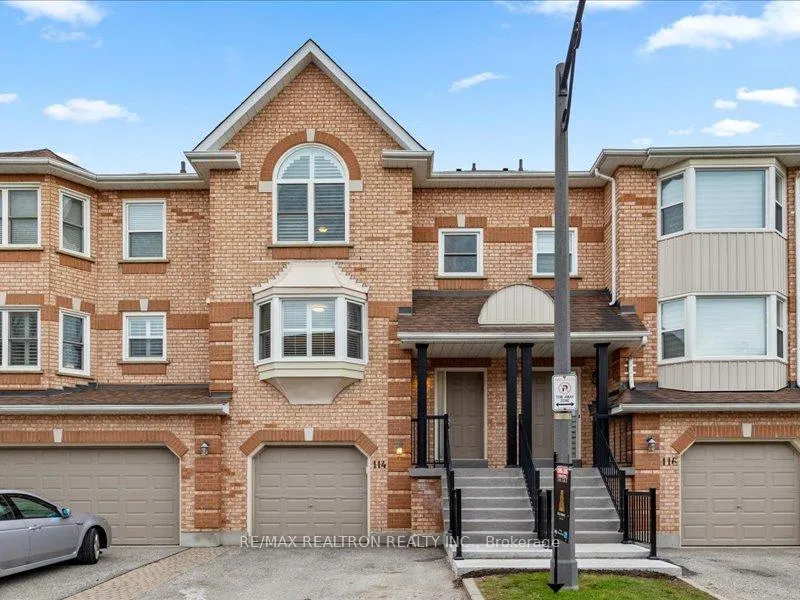 Front of Unit 39, 114 Leah Crescent