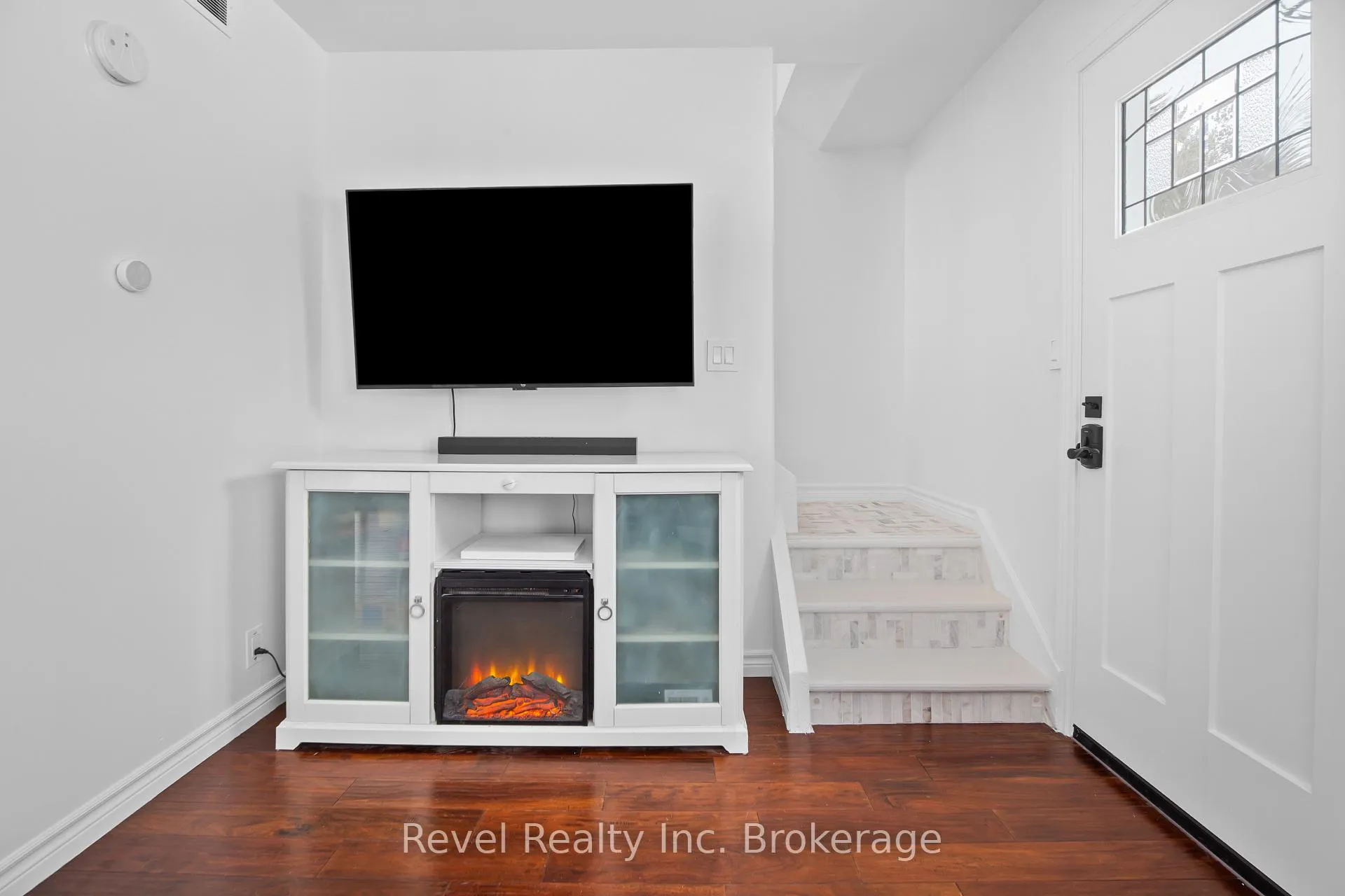 Photo 8 of 687 Oakwood Road, Powassan — HOMEH