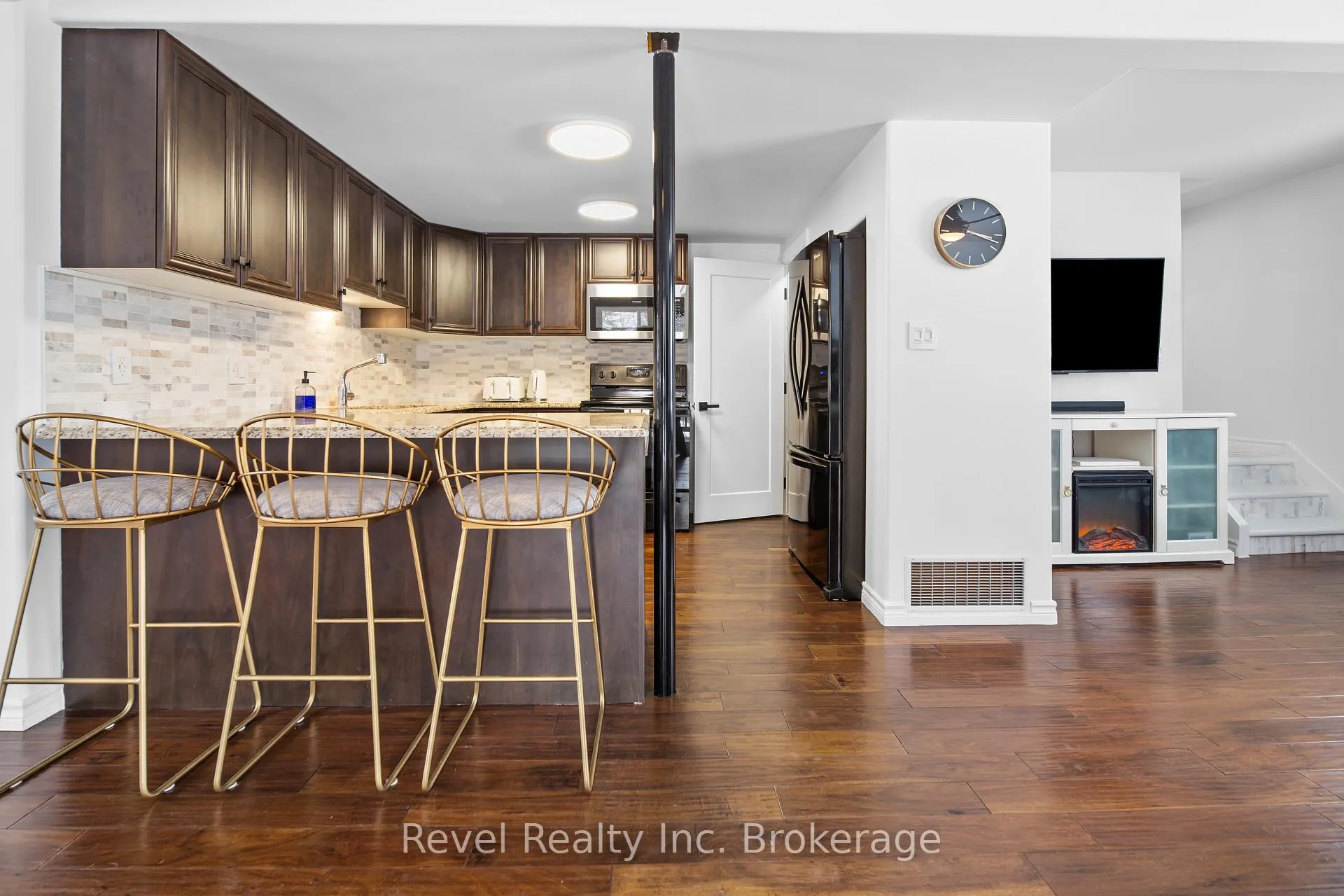 Photo 10 of 687 Oakwood Road, Powassan — HOMEH
