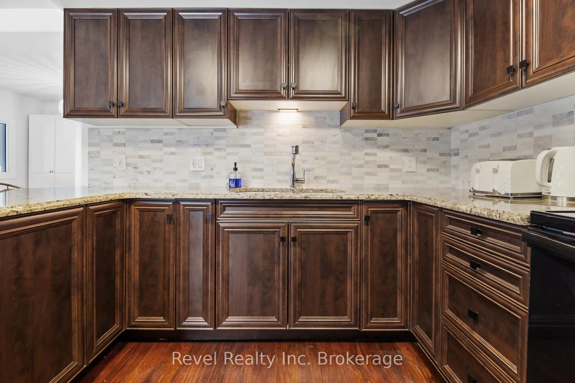 Photo 12 of 687 Oakwood Road, Powassan — HOMEH