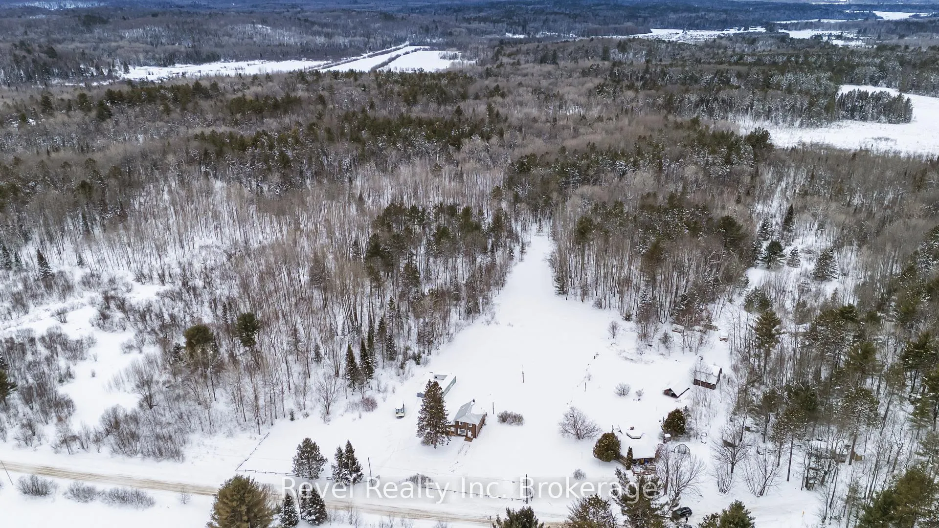 Photo 33 of 687 Oakwood Road, Powassan — HOMEH