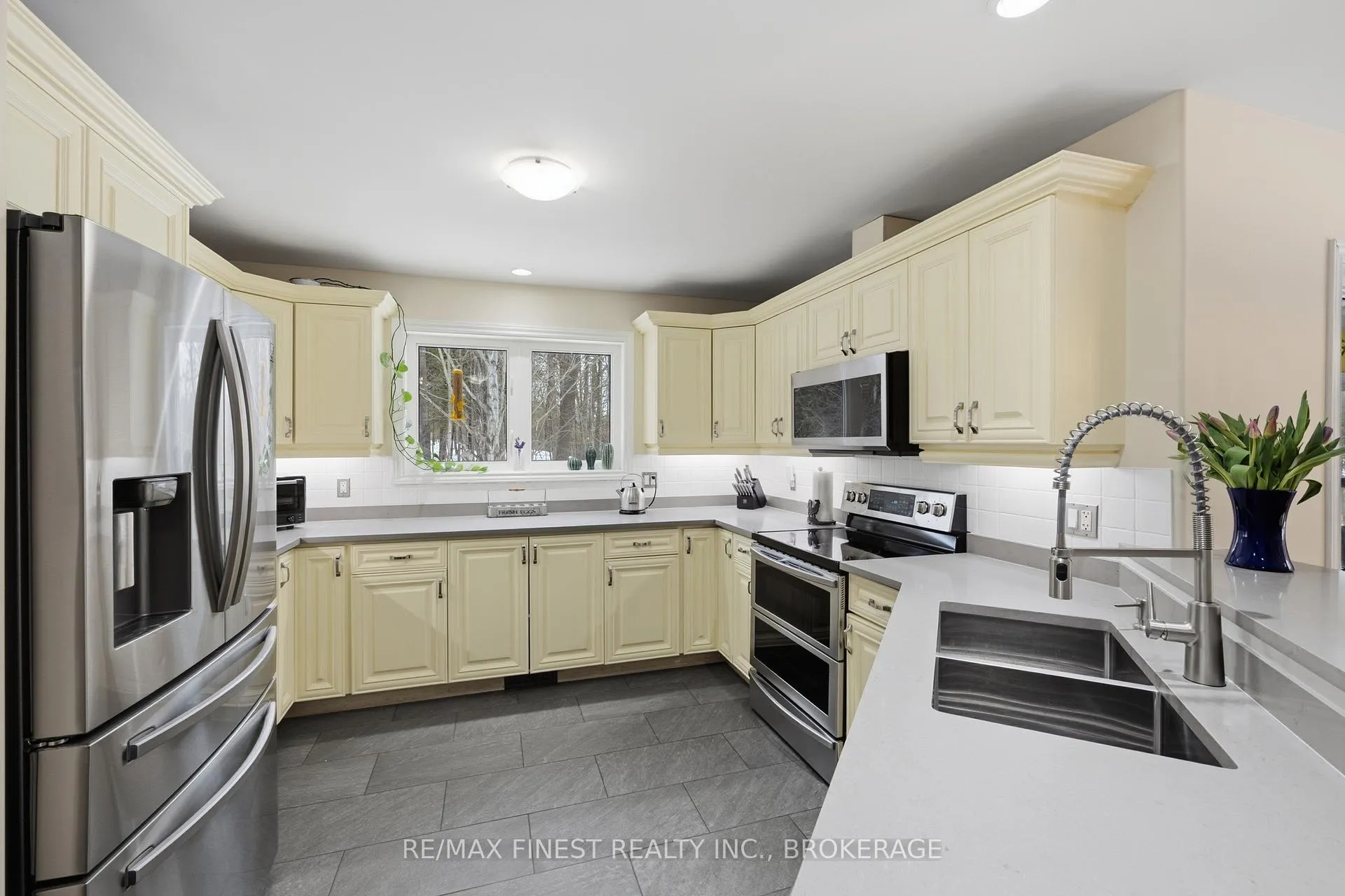 Photo 13 of 5885 Davey Drive, Frontenac, Frontenac South — HOMEH