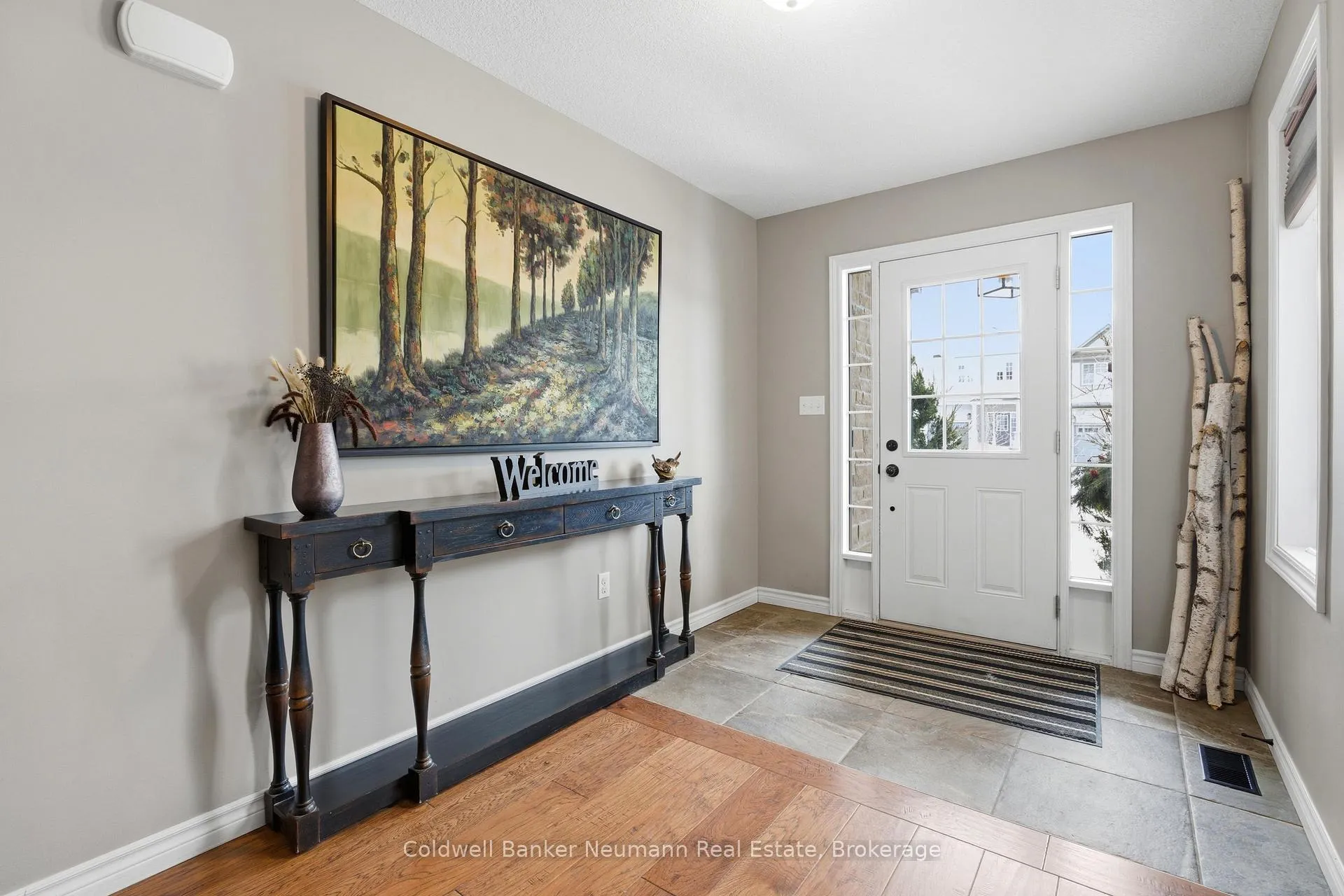 Photo 2 of 116 Sammon Drive, Guelph/Eramosa, Rockwood — HOMEH