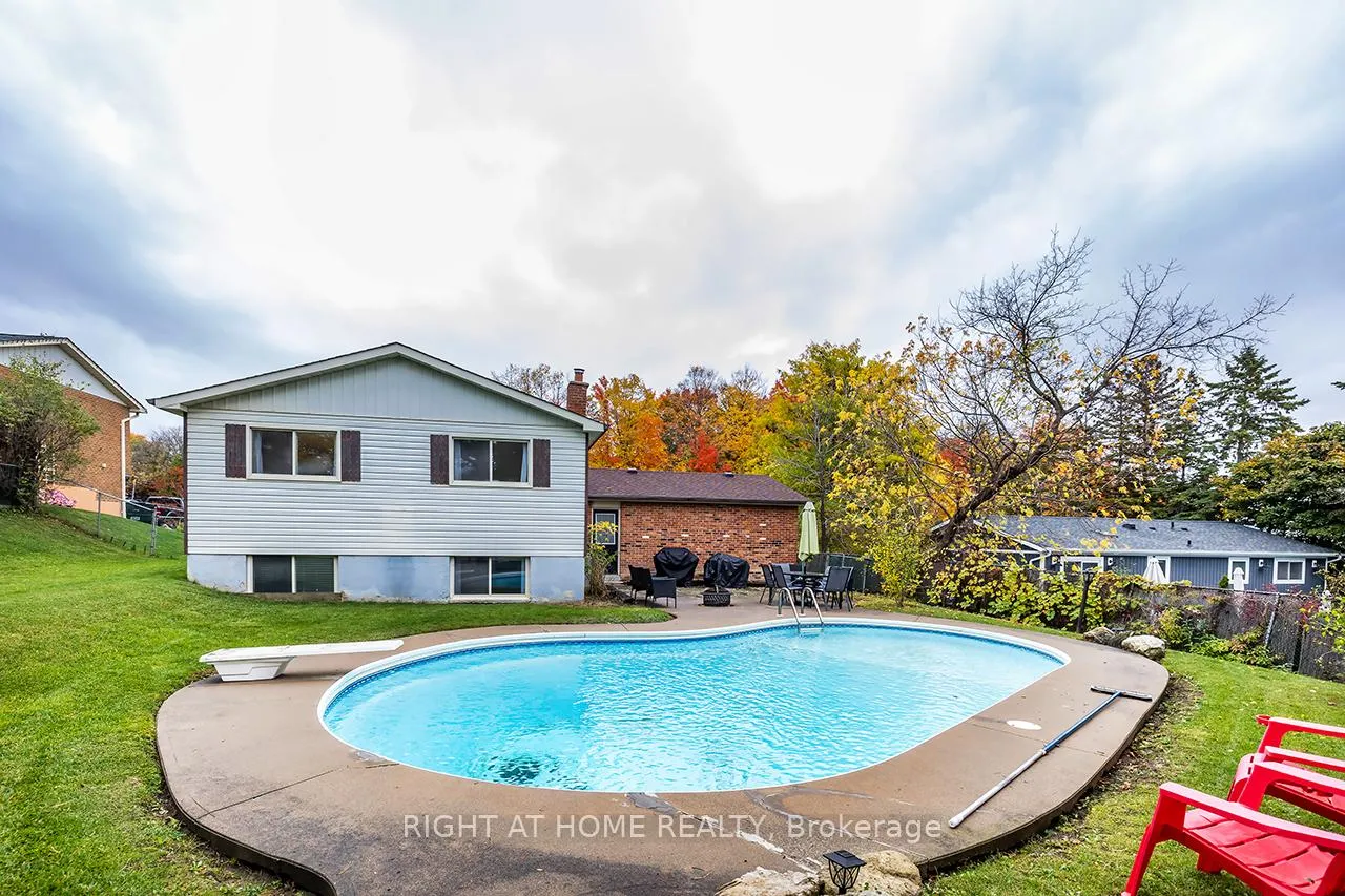 Photo 2 of 100 Humber Lea Road, Caledon, Bolton North — HOMEH