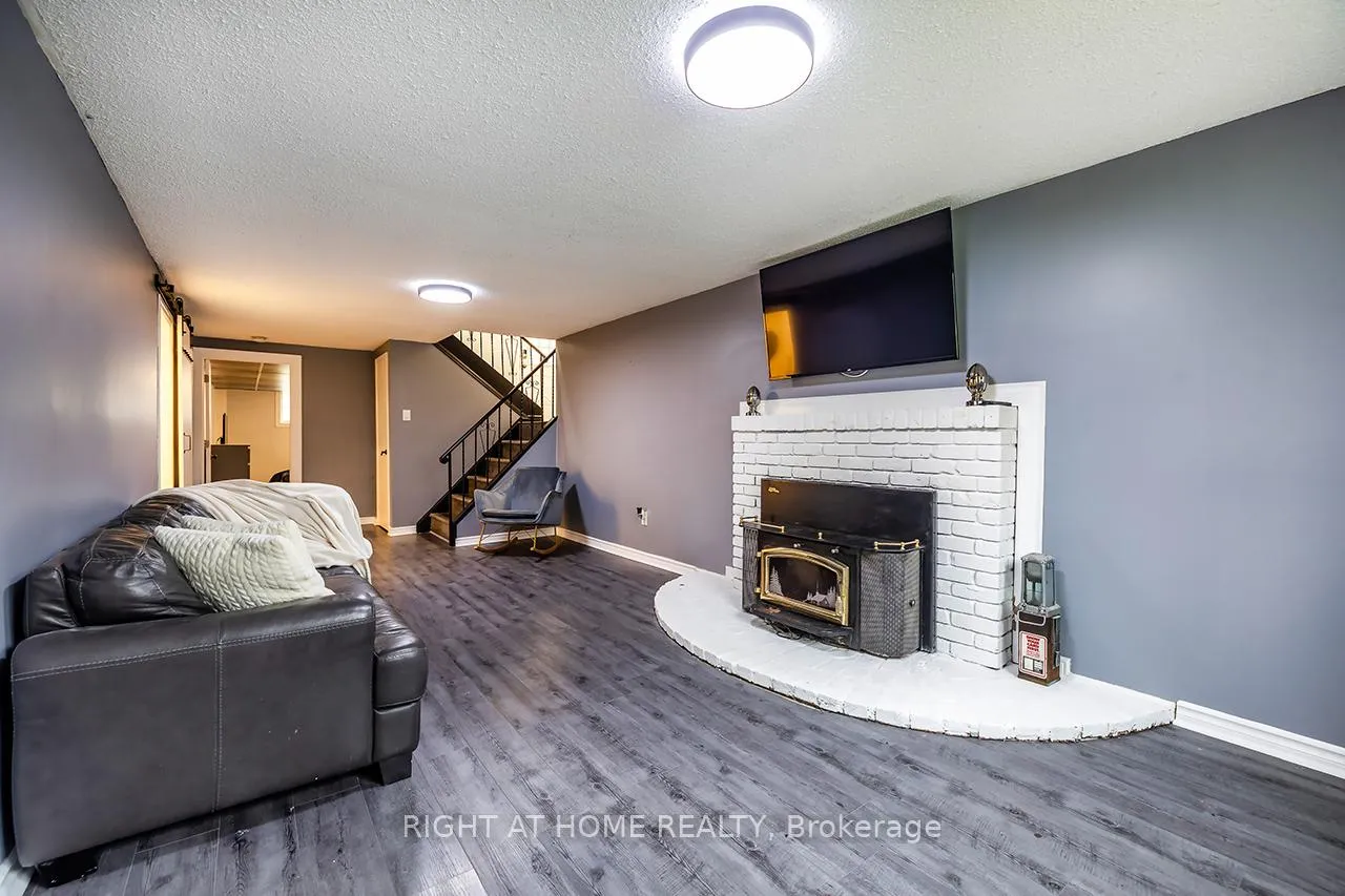 Photo 18 of 100 Humber Lea Road, Caledon, Bolton North — HOMEH