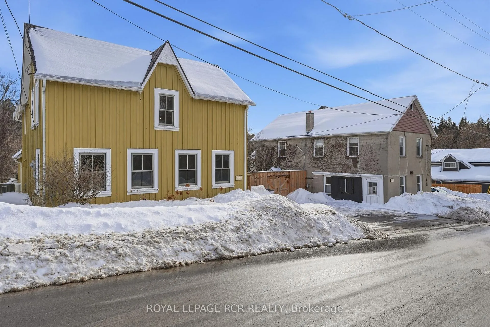 Front of 435 Kettleby Road