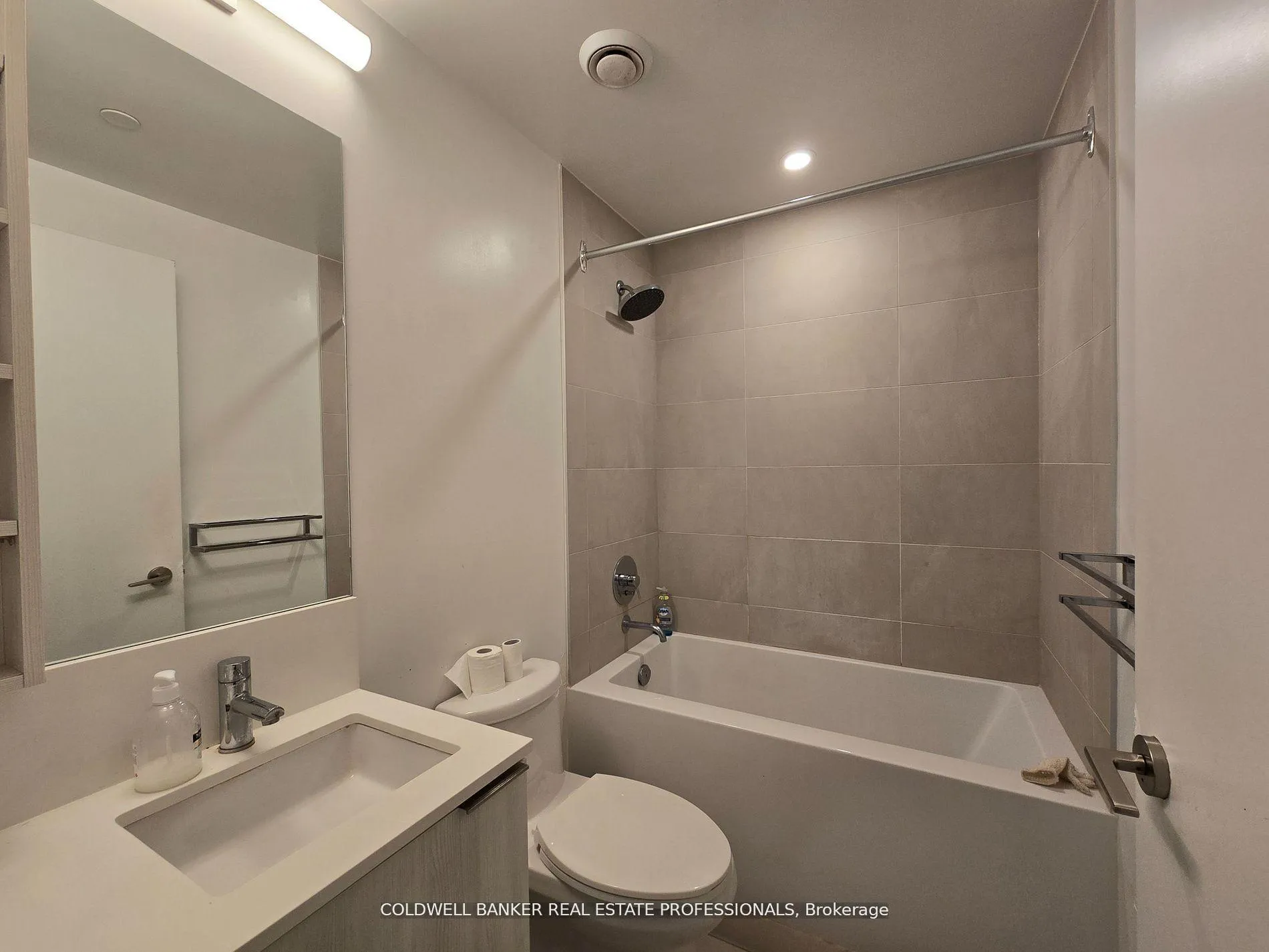 Photo 5 of Unit 502, 7890 Jane Street, Vaughan, Vaughan Corporate Centre — HOMEH